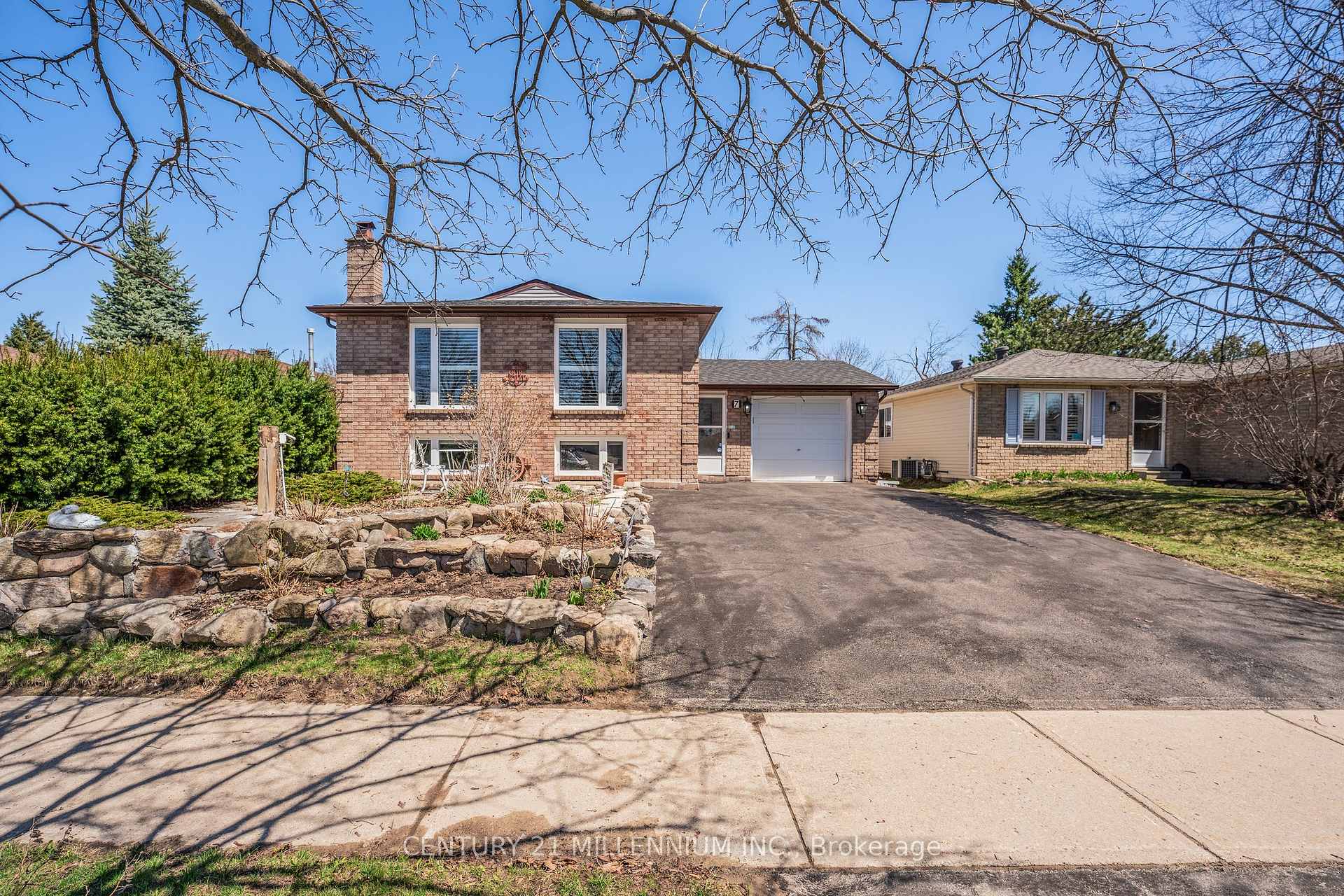 Photo 1 of 7 Coles Street, Barrie, Sunnidale — HOMEH