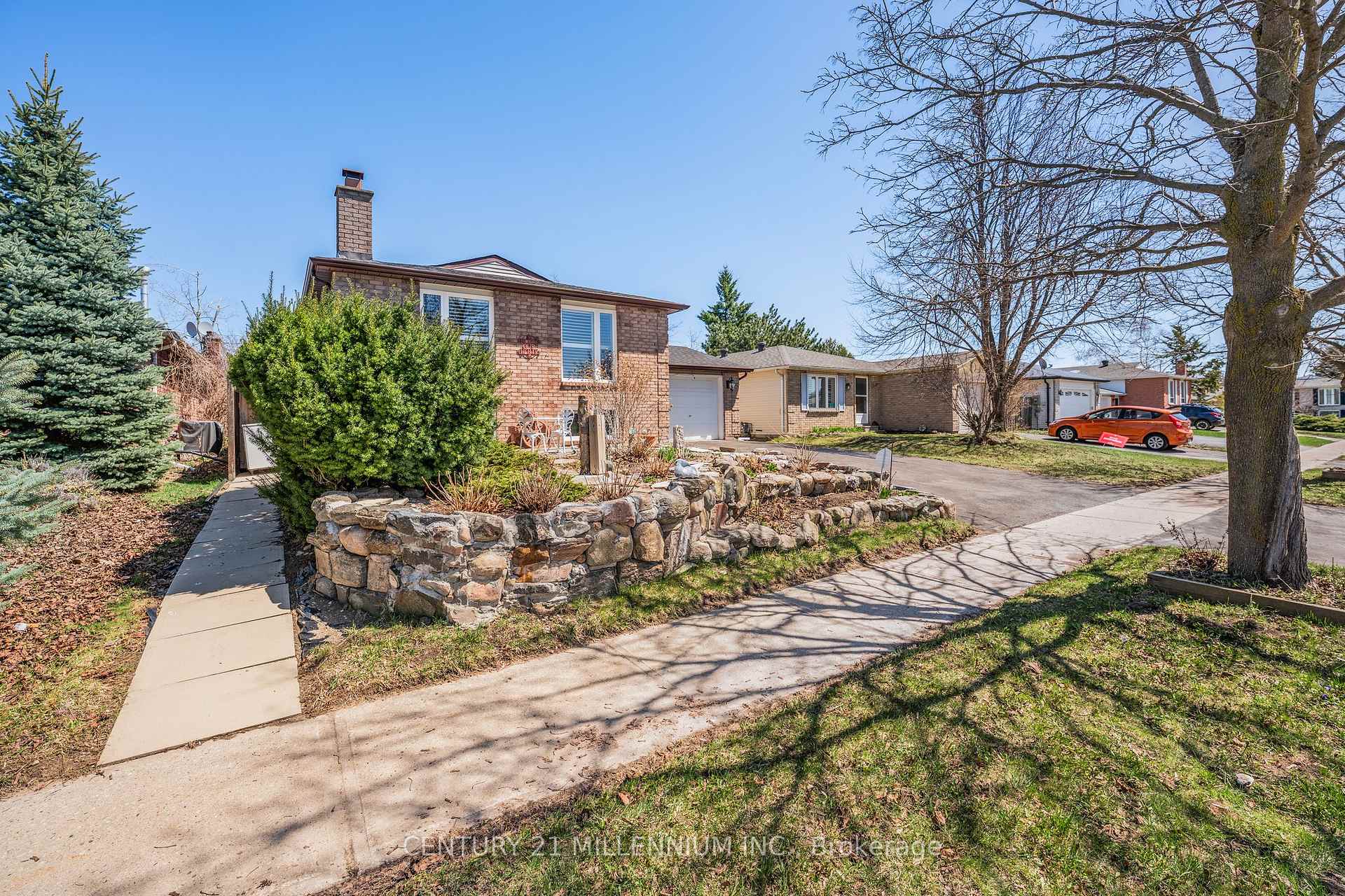 Photo 4 of 7 Coles Street, Barrie, Sunnidale — HOMEH