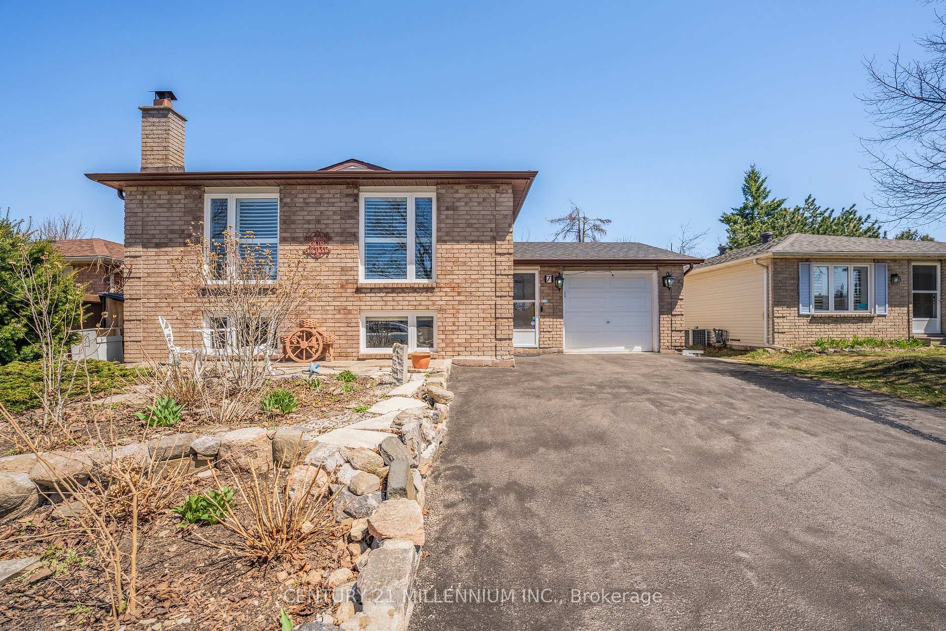 Photo 5 of 7 Coles Street, Barrie, Sunnidale — HOMEH