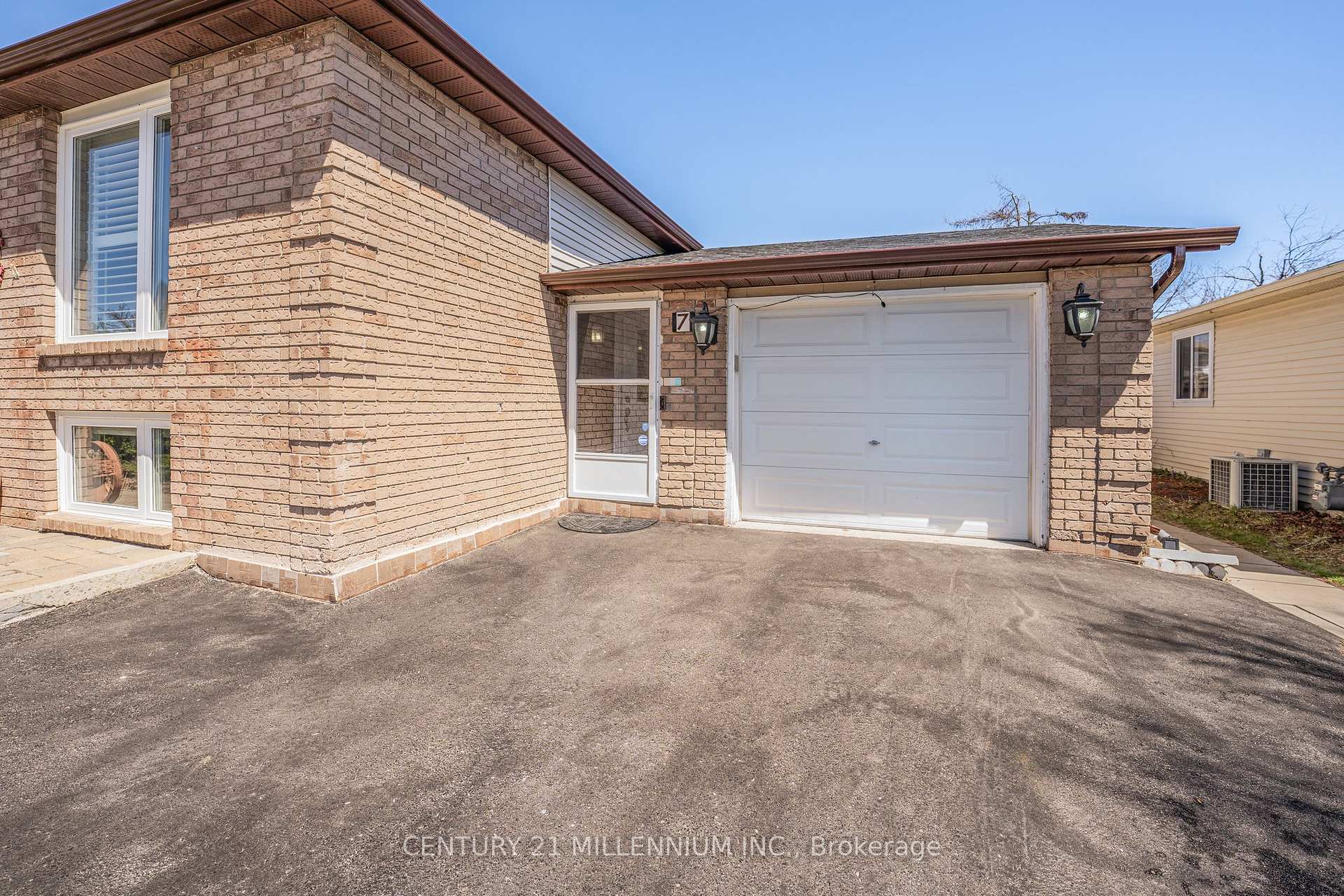Photo 6 of 7 Coles Street, Barrie, Sunnidale — HOMEH