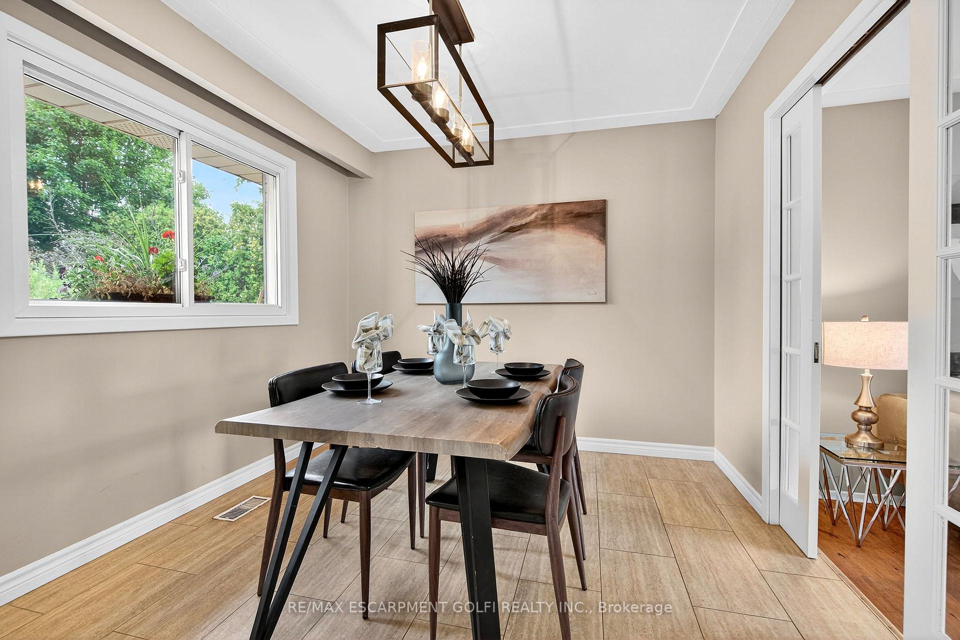 Photo 12 of 5 Westmoreland Road, Hamilton, Rural Flamborough — HOMEH