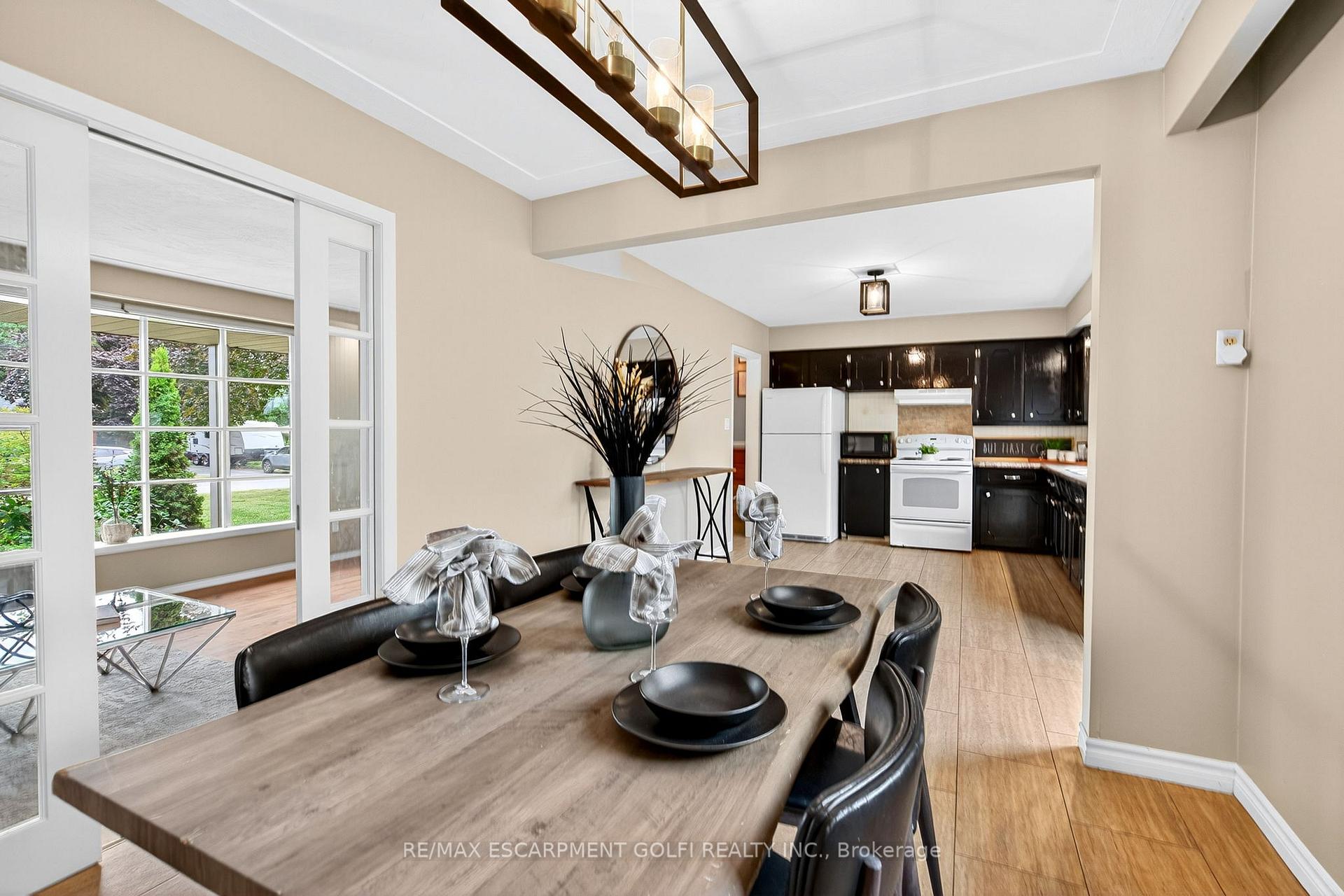 Photo 13 of 5 Westmoreland Road, Hamilton, Rural Flamborough — HOMEH