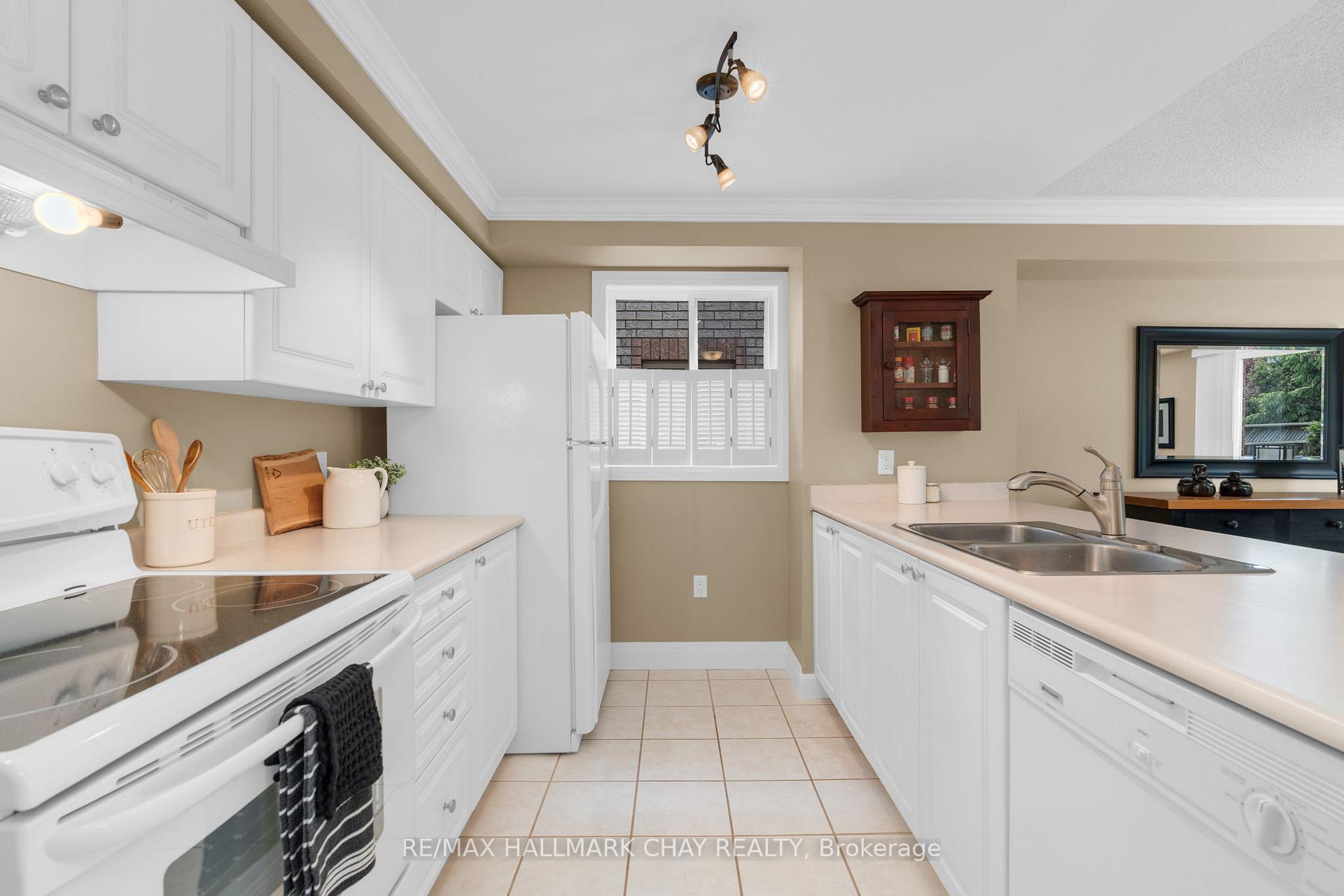 Photo 7 of 133 Cheltenham Road, Barrie, Georgian Drive — HOMEH