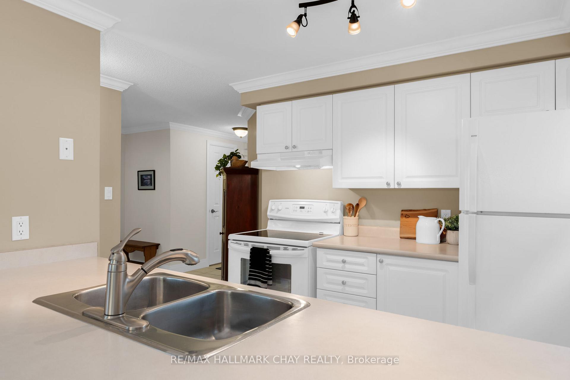 Photo 8 of 133 Cheltenham Road, Barrie, Georgian Drive — HOMEH
