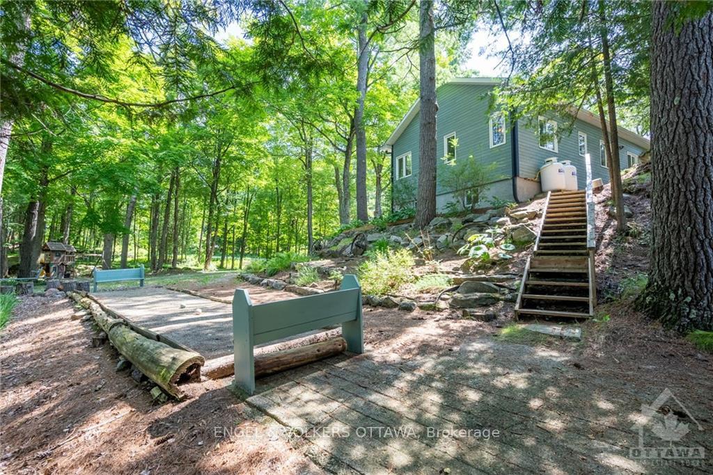 Photo 14 of 1020 Carson Trail, Frontenac, Frontenac North — HOMEH
