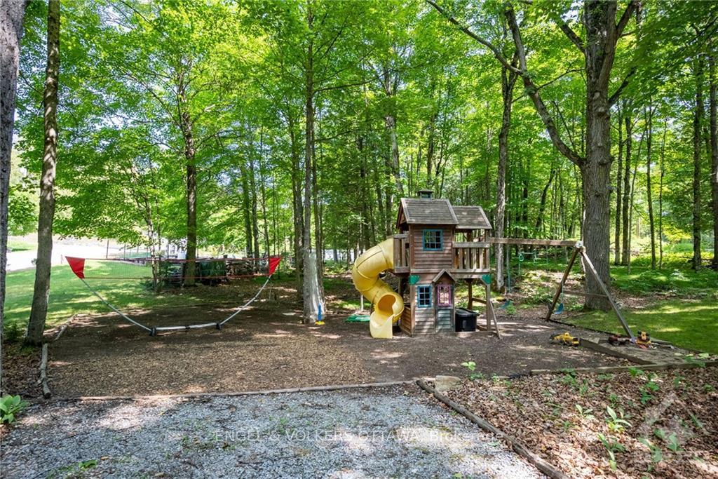 Photo 15 of 1020 Carson Trail, Frontenac, Frontenac North — HOMEH
