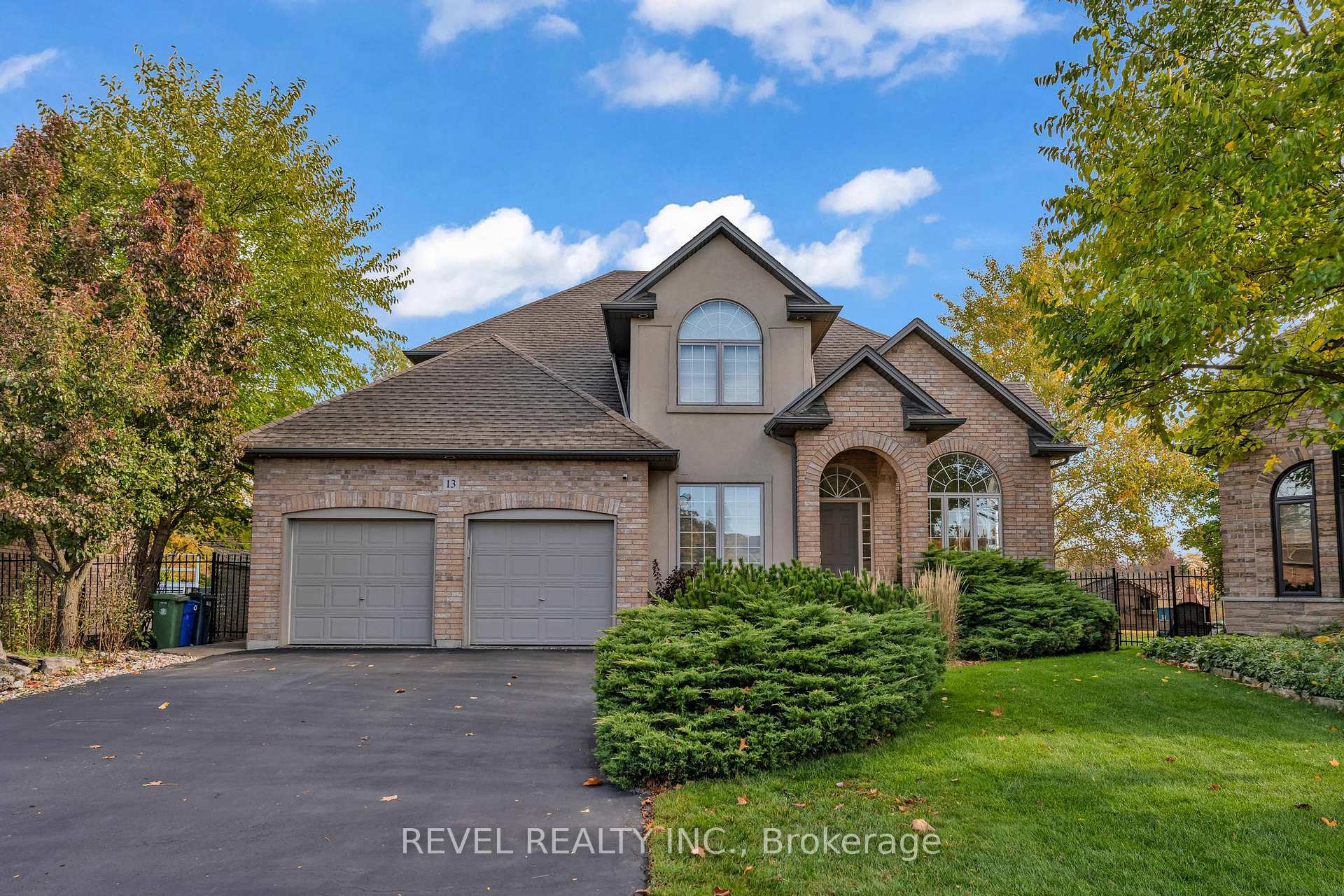 Photo 1 of 13 Switzer Crescent, Hamilton, Binbrook — HOMEH