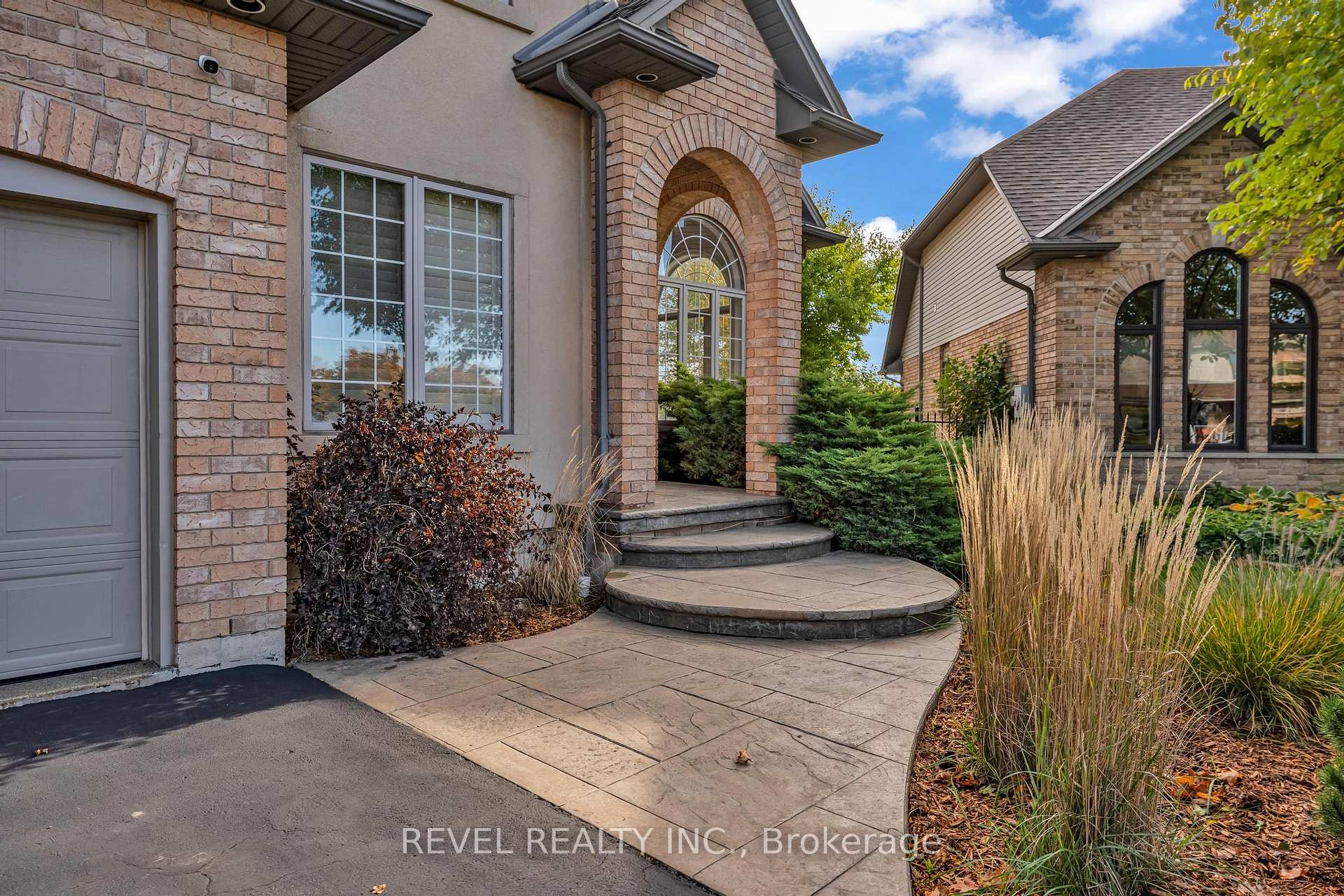 Photo 5 of 13 Switzer Crescent, Hamilton, Binbrook — HOMEH