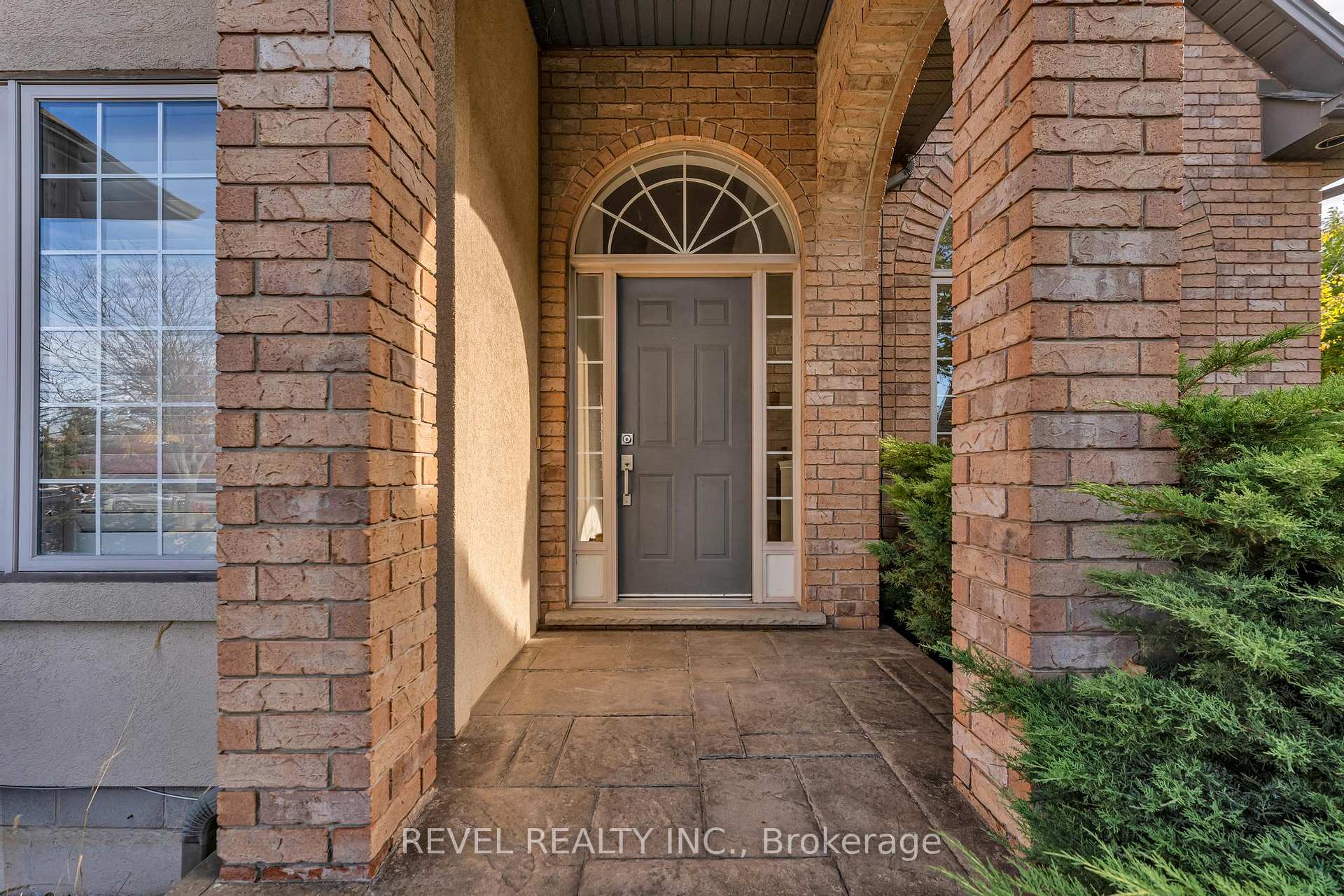 Photo 6 of 13 Switzer Crescent, Hamilton, Binbrook — HOMEH