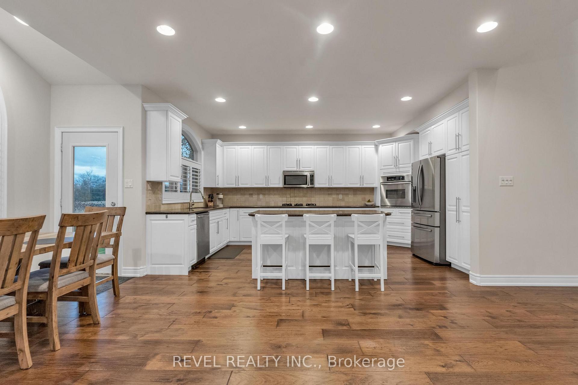 Photo 11 of 13 Switzer Crescent, Hamilton, Binbrook — HOMEH