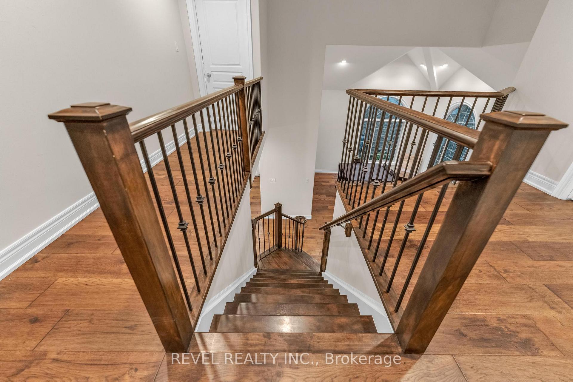 Photo 21 of 13 Switzer Crescent, Hamilton, Binbrook — HOMEH