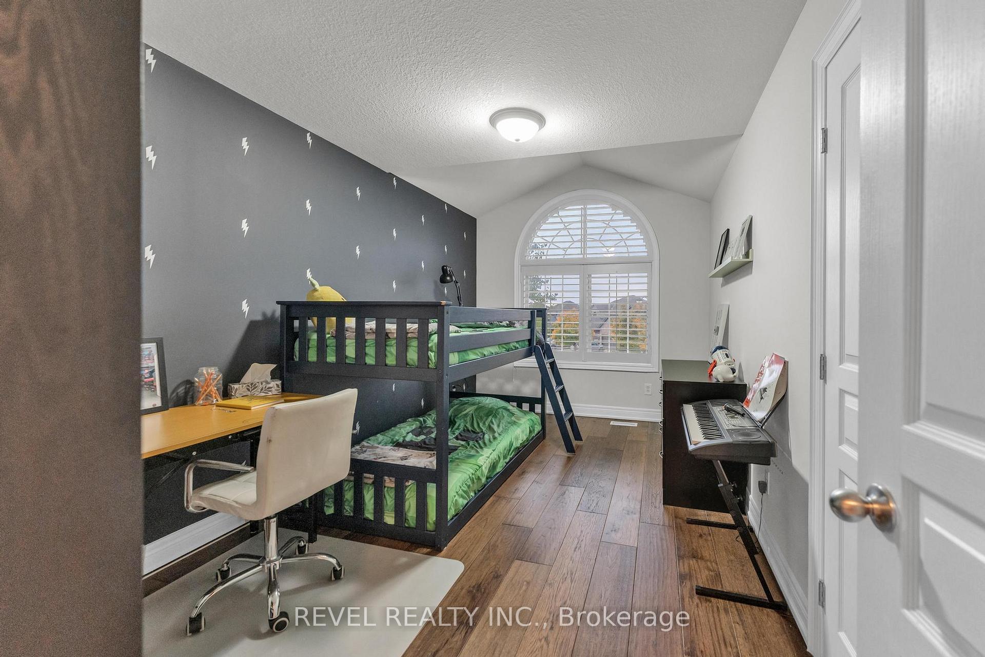 Photo 27 of 13 Switzer Crescent, Hamilton, Binbrook — HOMEH