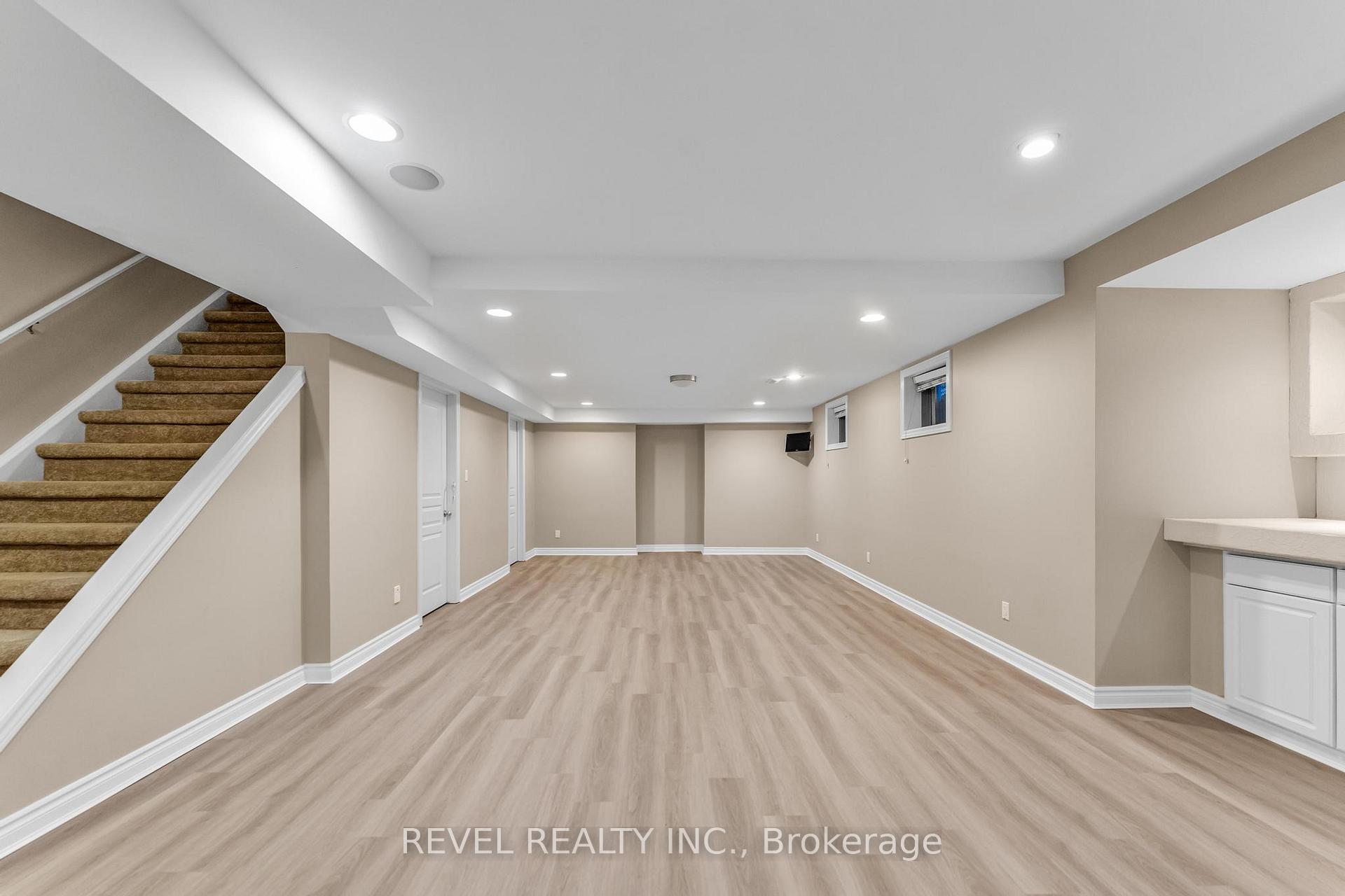 Photo 31 of 13 Switzer Crescent, Hamilton, Binbrook — HOMEH