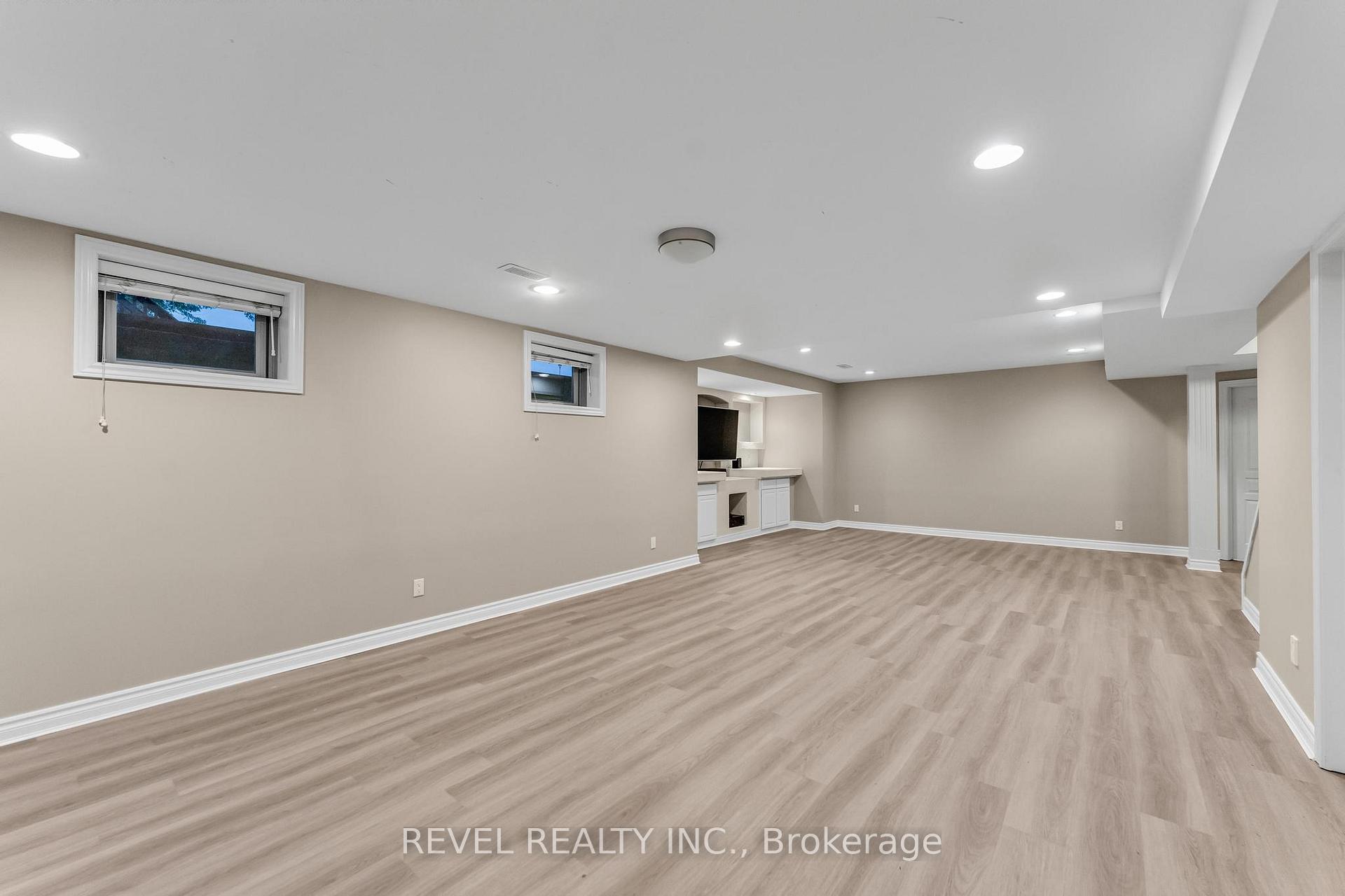 Photo 32 of 13 Switzer Crescent, Hamilton, Binbrook — HOMEH