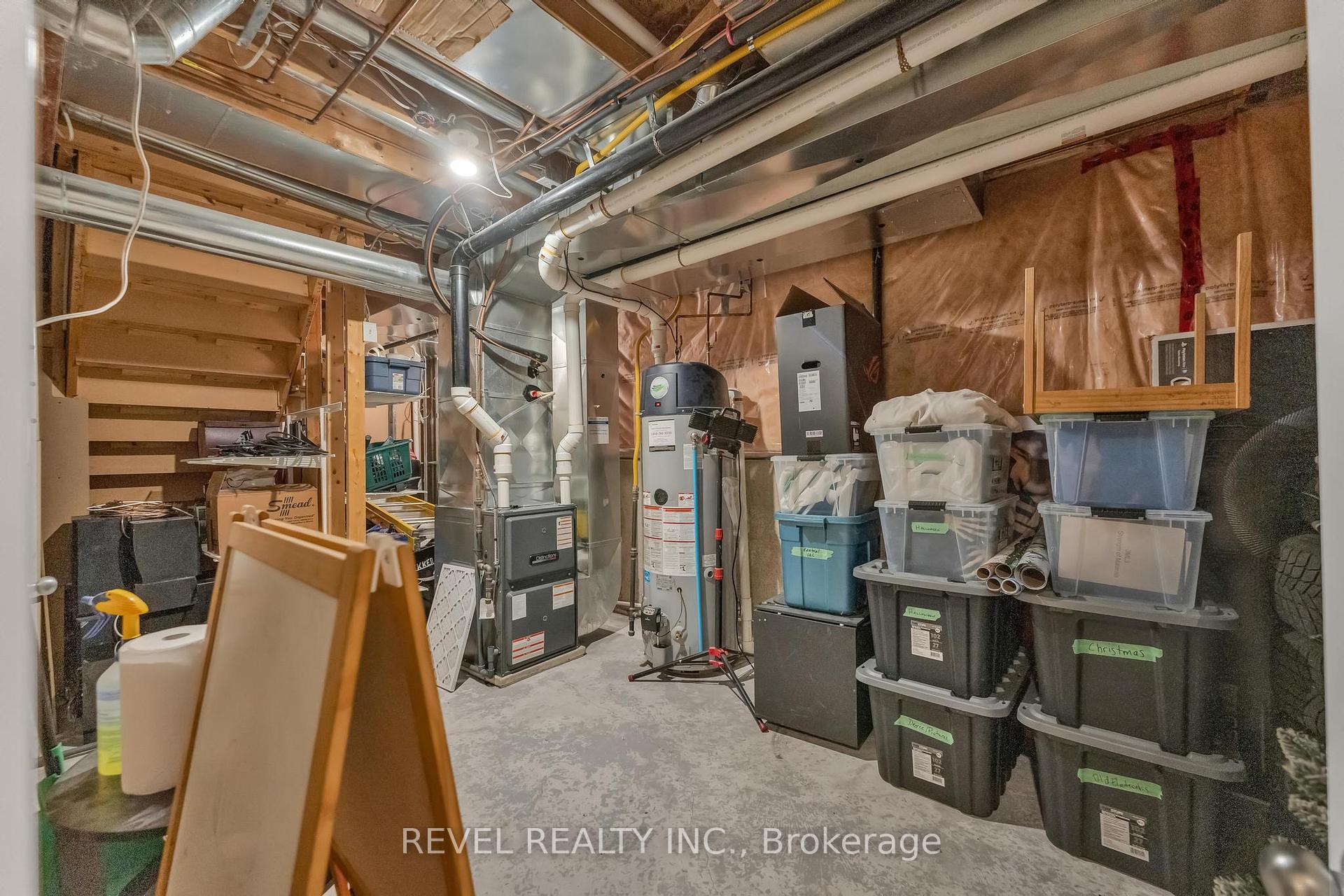Photo 37 of 13 Switzer Crescent, Hamilton, Binbrook — HOMEH