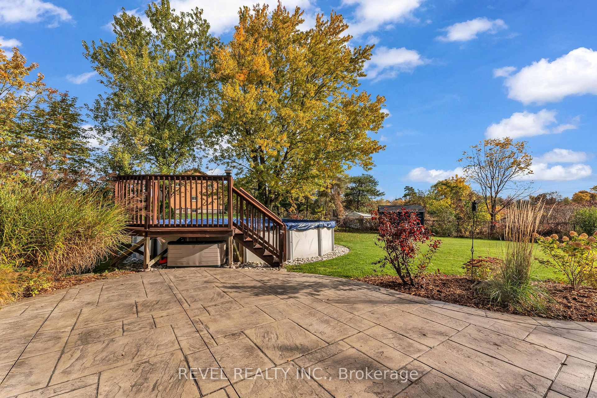 Photo 41 of 13 Switzer Crescent, Hamilton, Binbrook — HOMEH