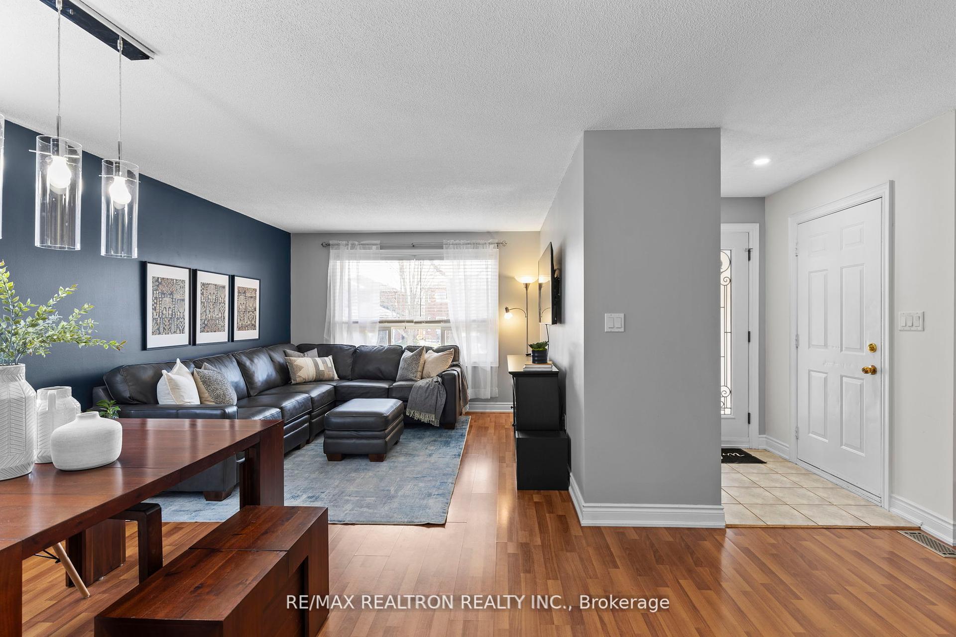 Photo 3 of 63 Butternut Drive, Barrie, Holly — HOMEH