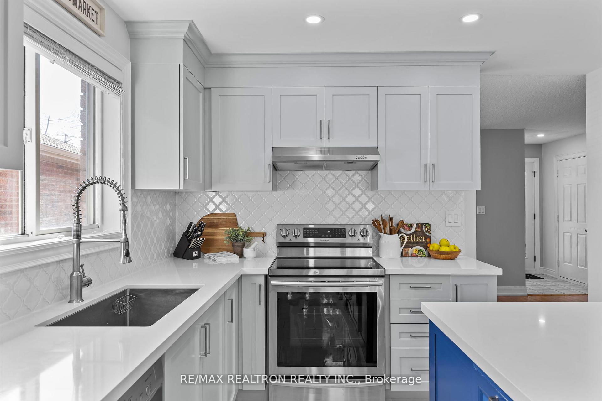 Photo 15 of 63 Butternut Drive, Barrie, Holly — HOMEH
