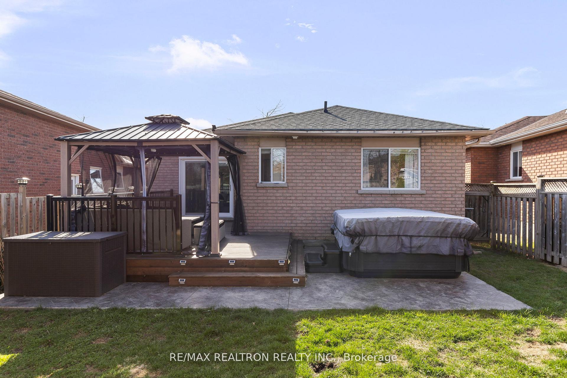 Photo 28 of 63 Butternut Drive, Barrie, Holly — HOMEH