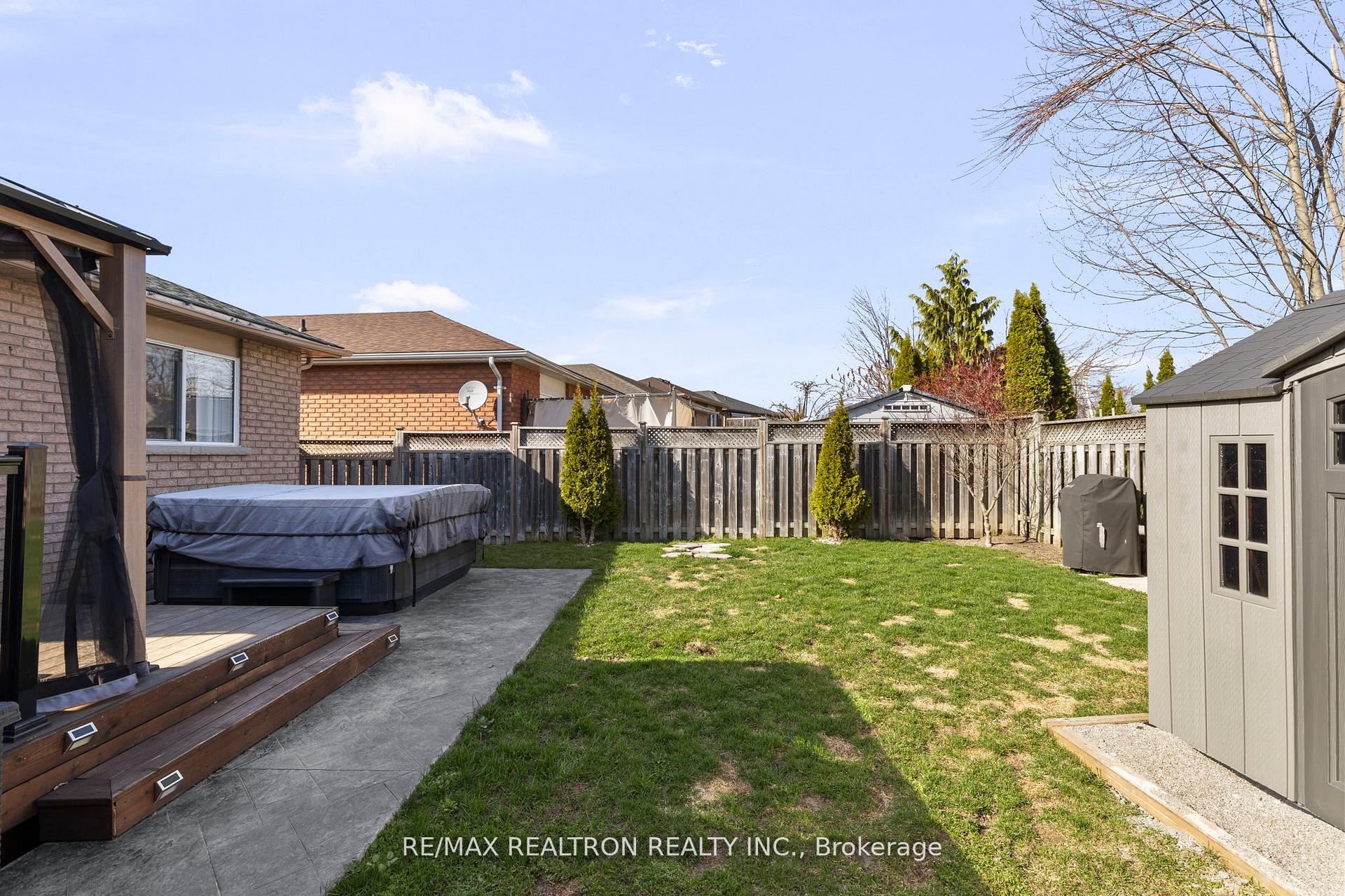 Photo 30 of 63 Butternut Drive, Barrie, Holly — HOMEH