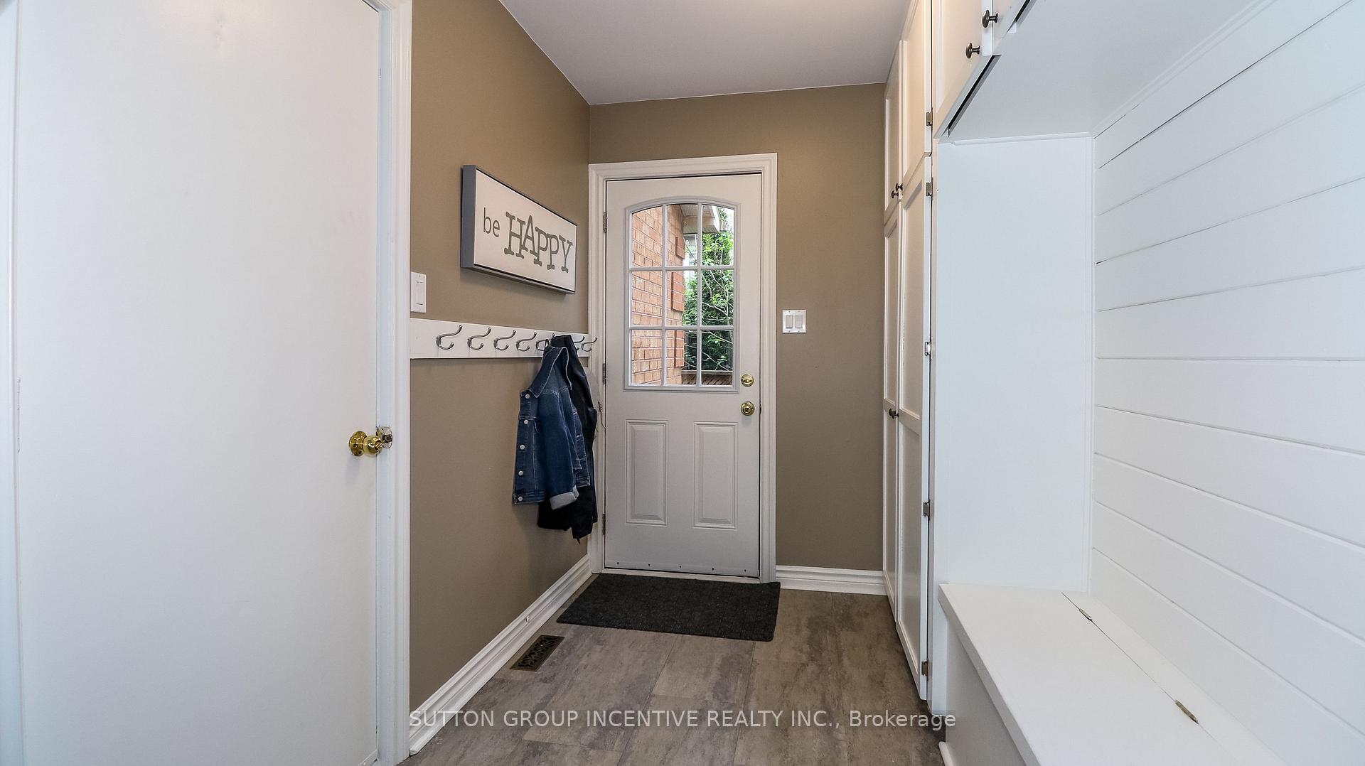 Photo 9 of 69 Brushwood Crescent, Barrie, Bayshore — HOMEH