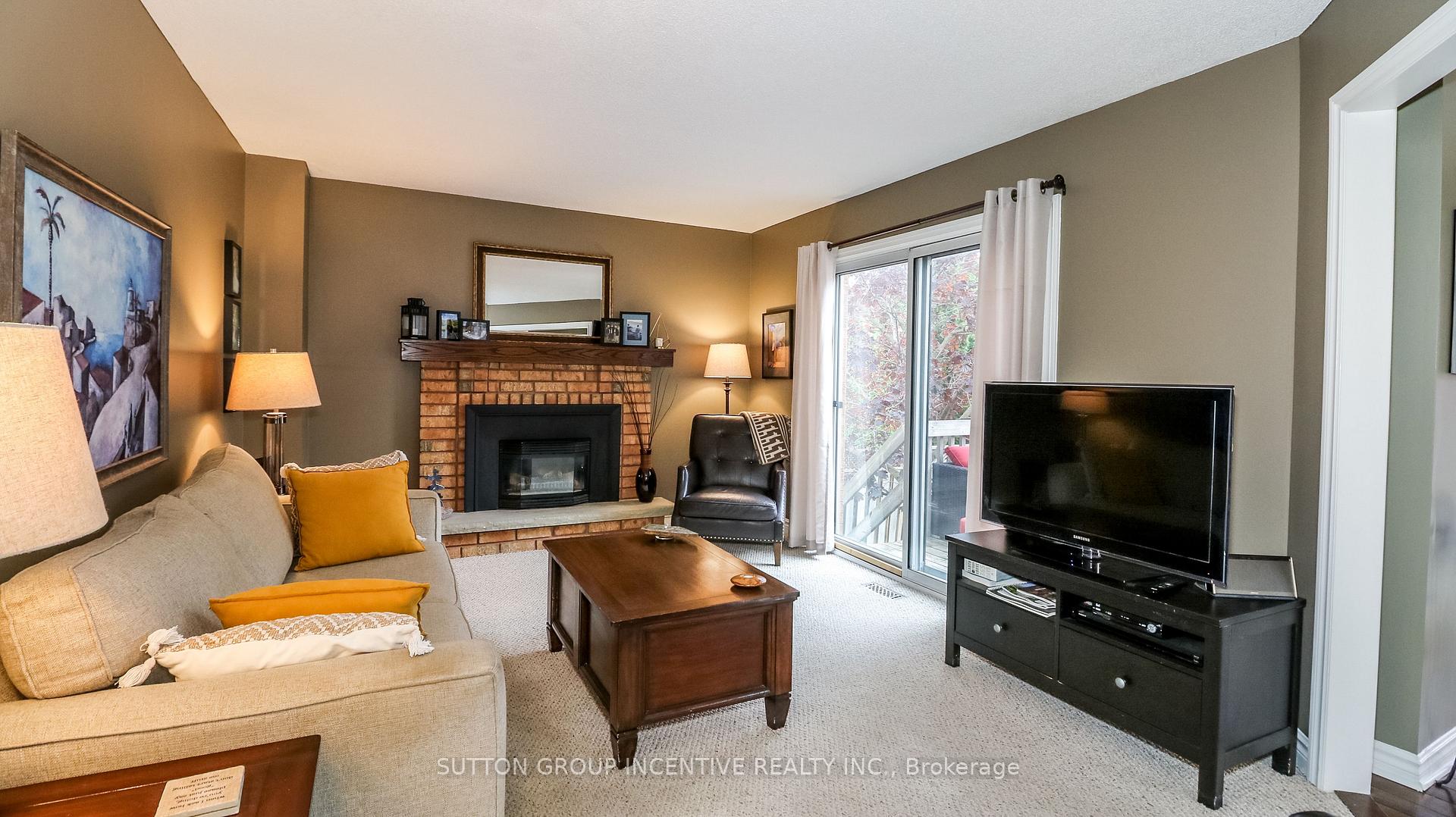 Photo 11 of 69 Brushwood Crescent, Barrie, Bayshore — HOMEH