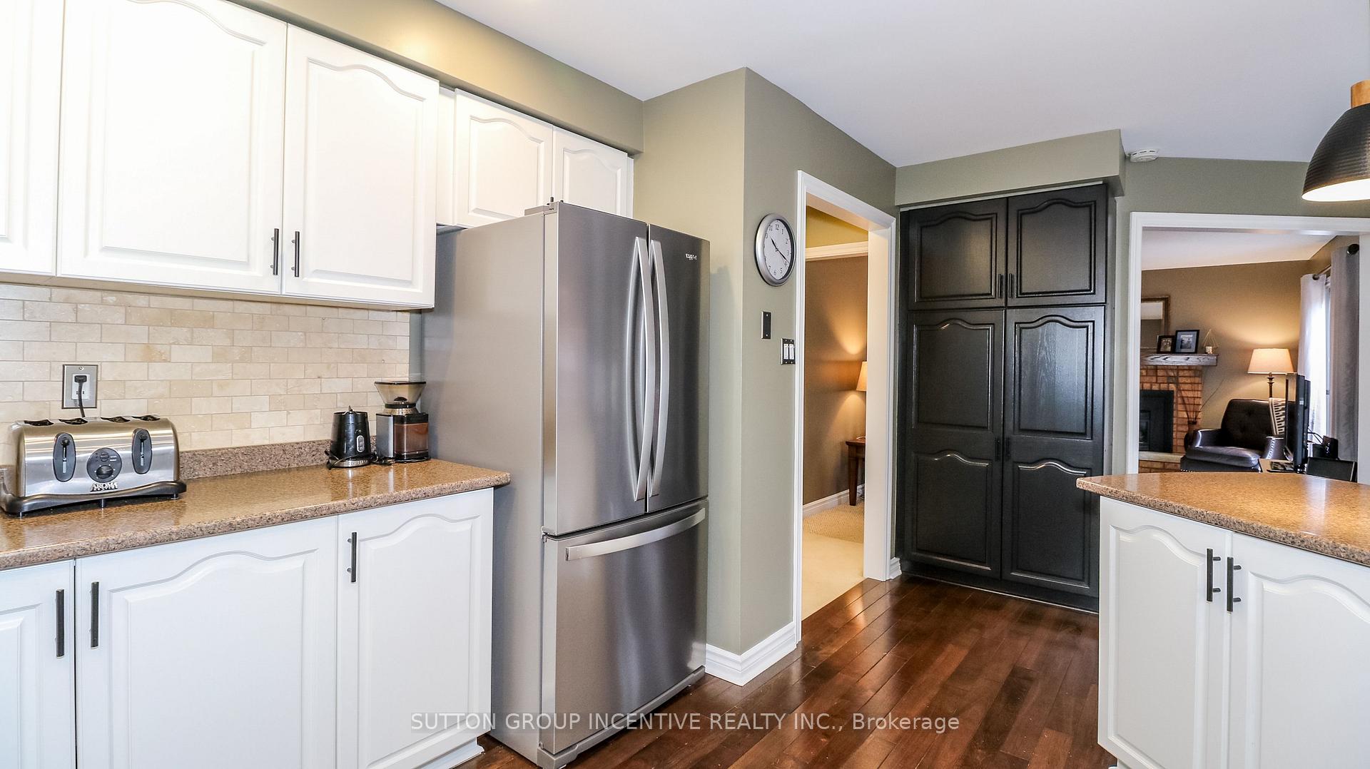 Photo 15 of 69 Brushwood Crescent, Barrie, Bayshore — HOMEH