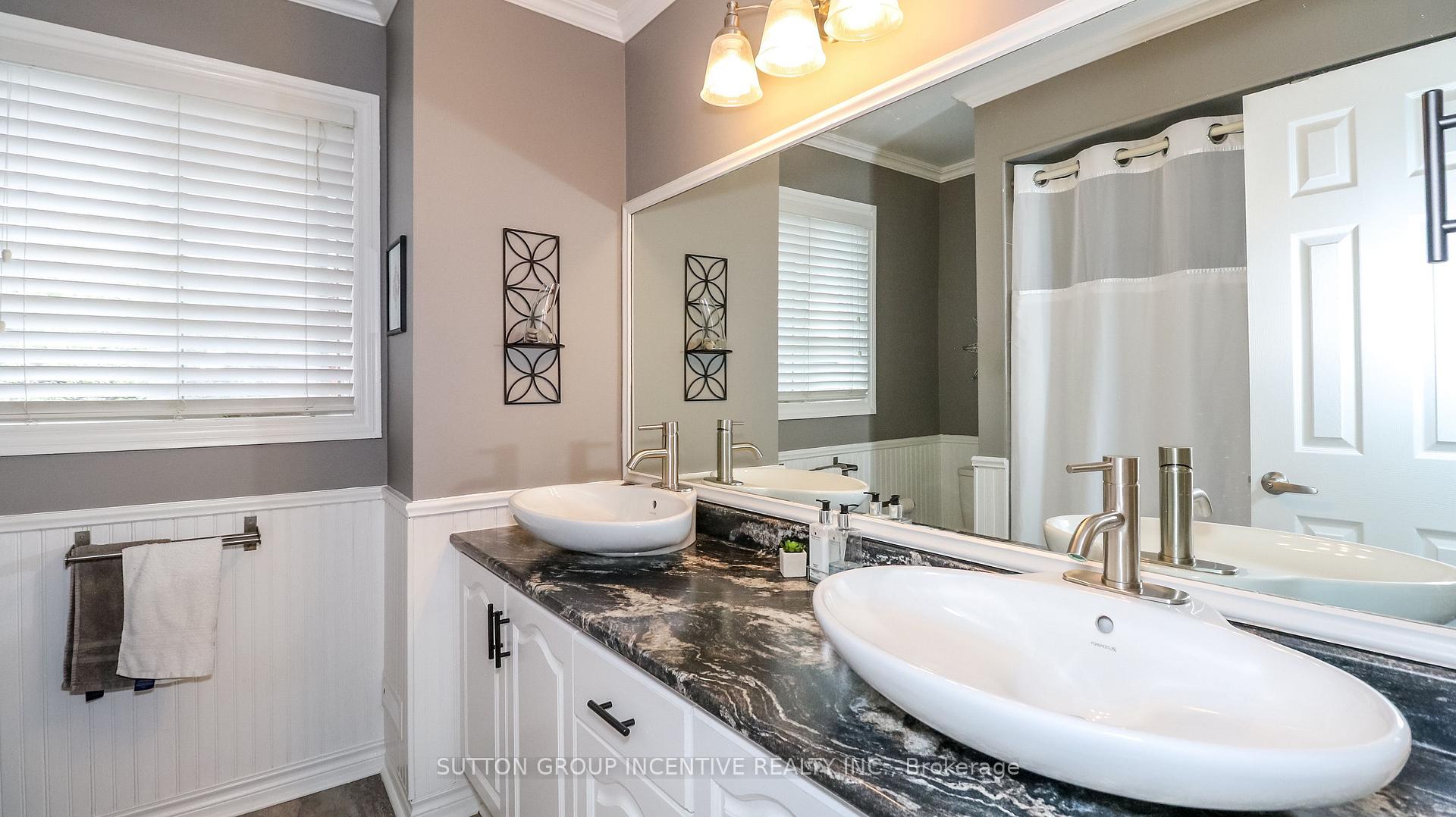 Photo 34 of 69 Brushwood Crescent, Barrie, Bayshore — HOMEH