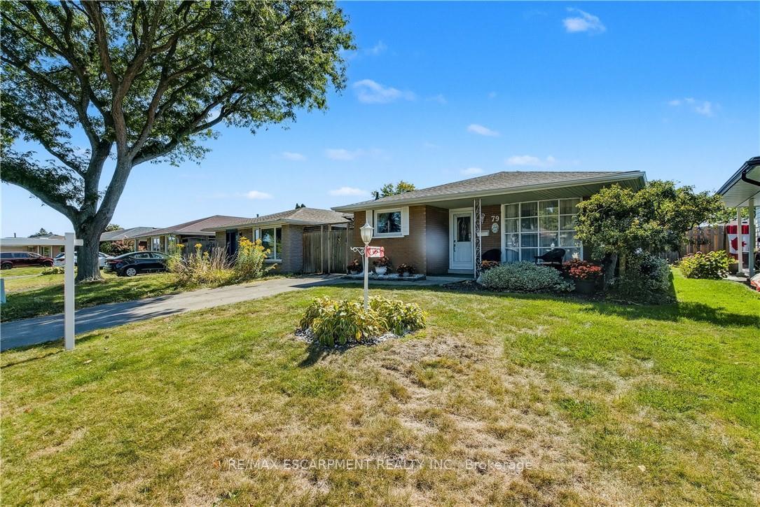 Photo 2 of 79 Gardiner Drive, Hamilton, Gilkson — HOMEH