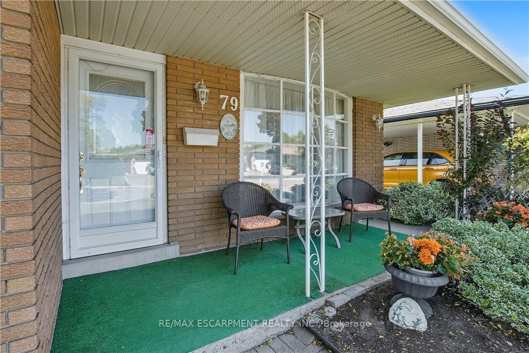 Photo 4 of 79 Gardiner Drive, Hamilton, Gilkson — HOMEH