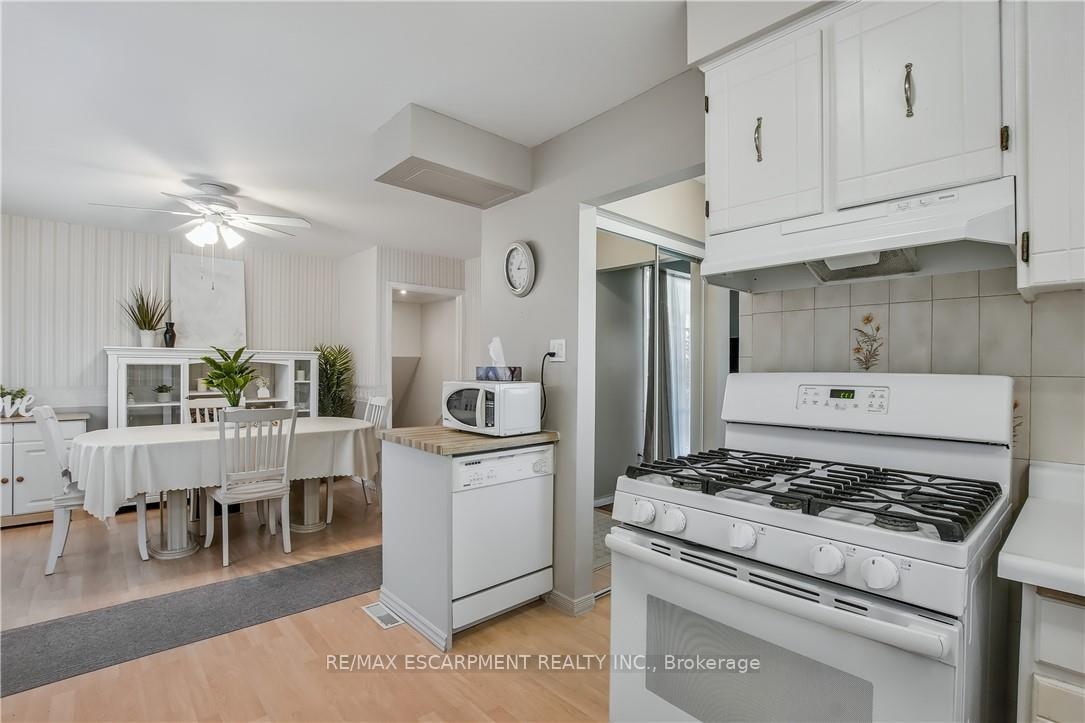 Photo 8 of 79 Gardiner Drive, Hamilton, Gilkson — HOMEH