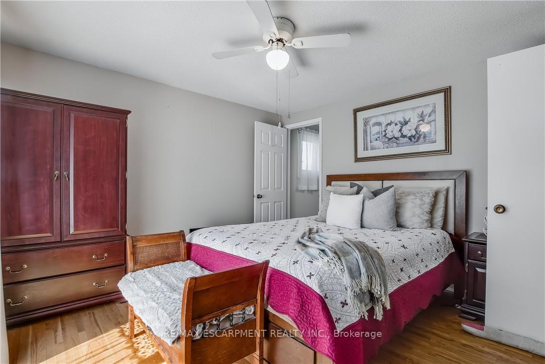 Photo 21 of 79 Gardiner Drive, Hamilton, Gilkson — HOMEH
