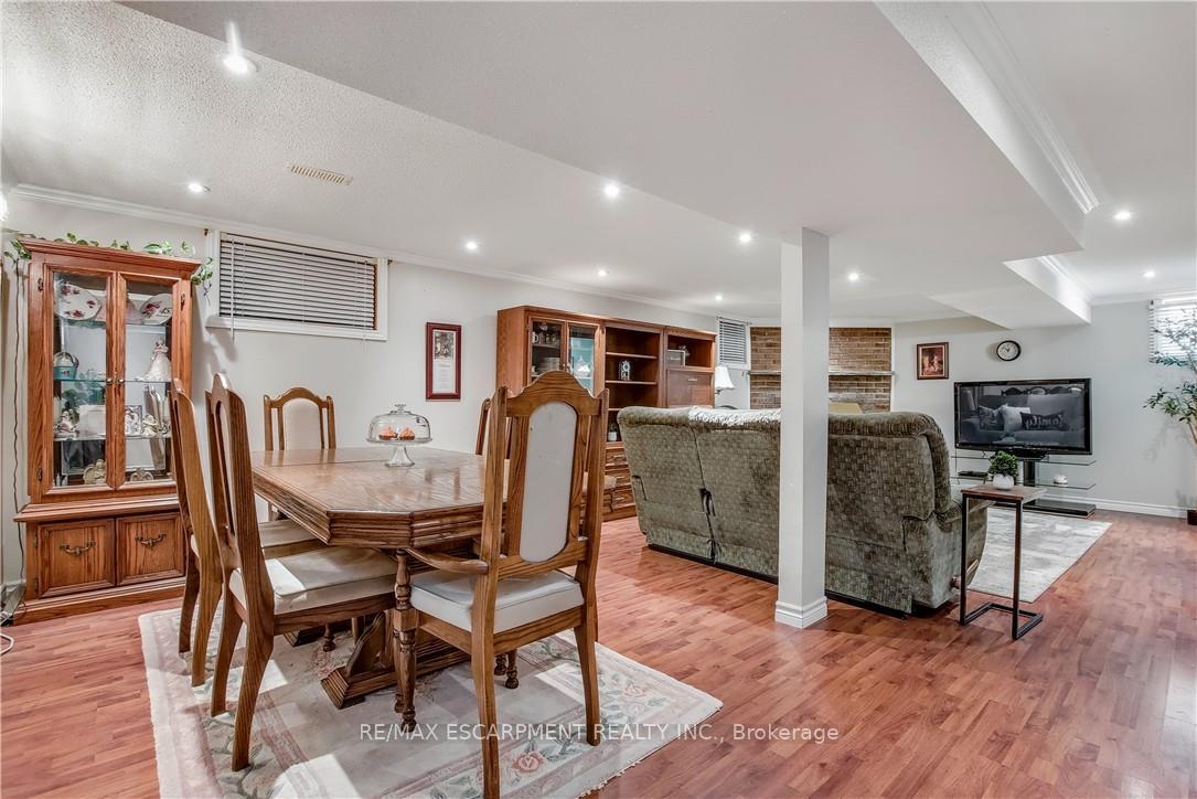 Photo 23 of 79 Gardiner Drive, Hamilton, Gilkson — HOMEH