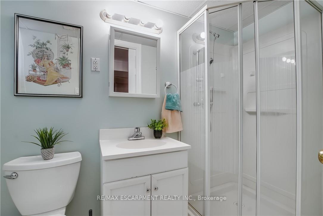 Photo 26 of 79 Gardiner Drive, Hamilton, Gilkson — HOMEH
