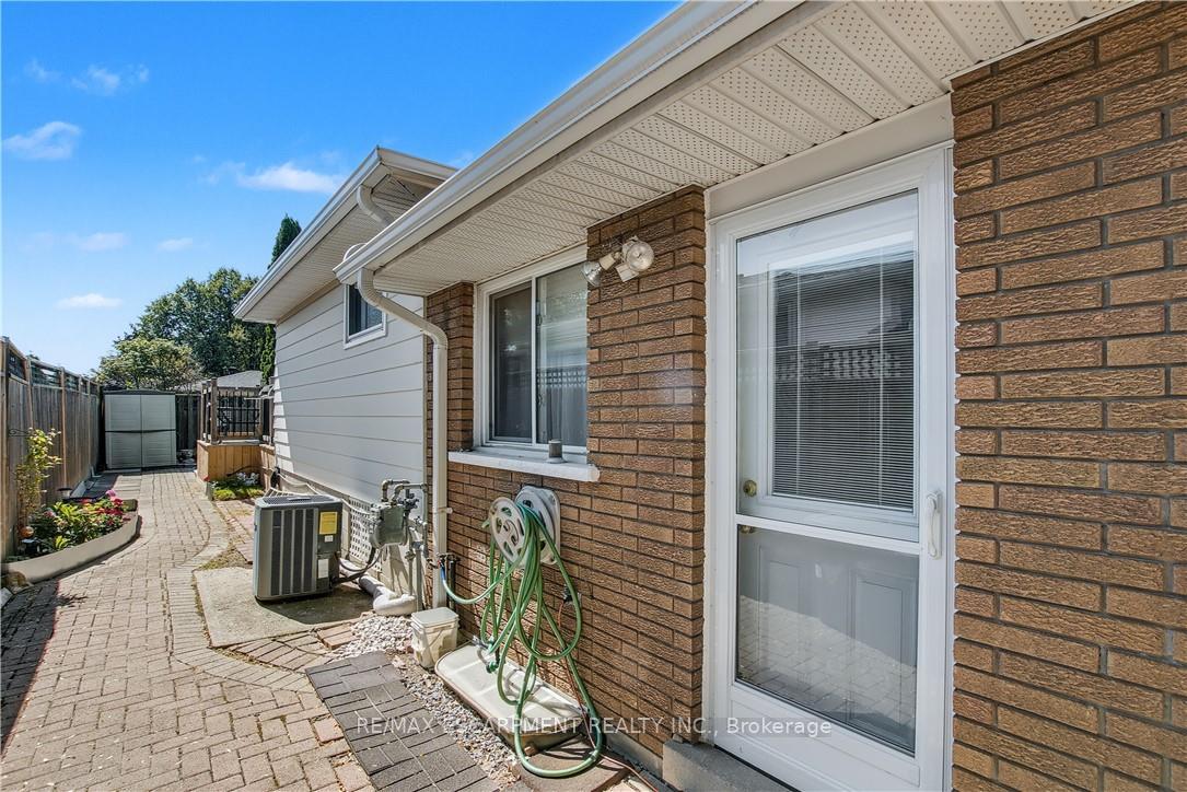Photo 27 of 79 Gardiner Drive, Hamilton, Gilkson — HOMEH