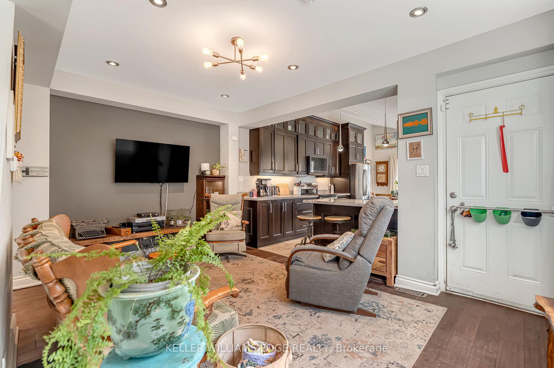 Photo 7 of 108 Emerald Street N, Hamilton, Landsdale — HOMEH