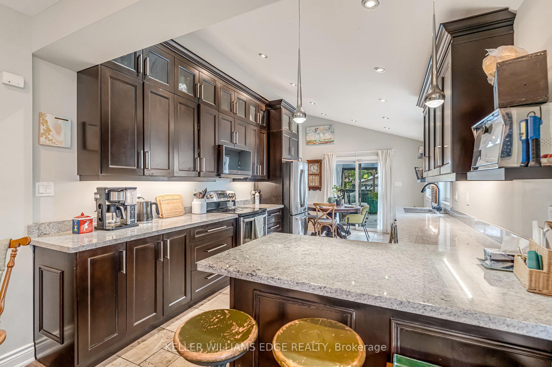 Photo 9 of 108 Emerald Street N, Hamilton, Landsdale — HOMEH