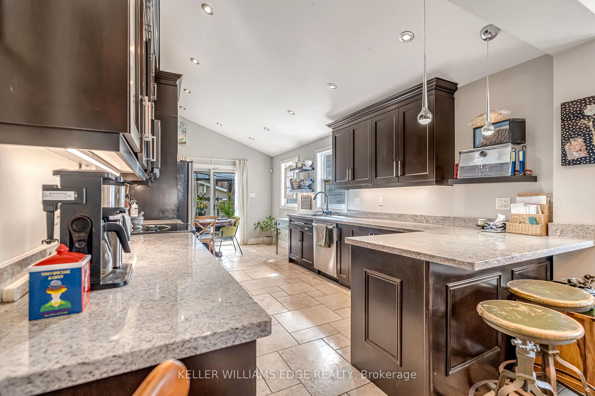 Photo 11 of 108 Emerald Street N, Hamilton, Landsdale — HOMEH