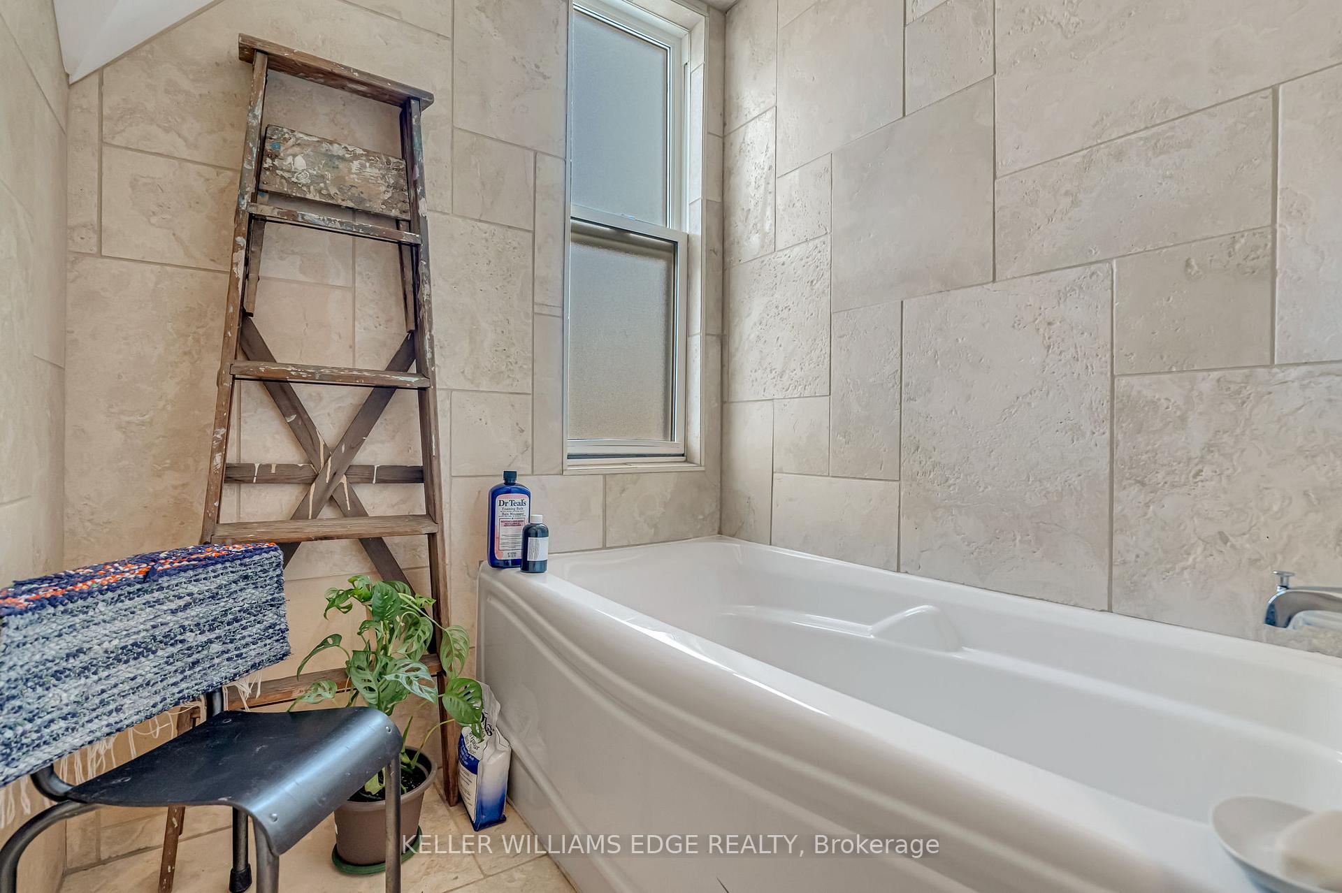 Photo 21 of 108 Emerald Street N, Hamilton, Landsdale — HOMEH