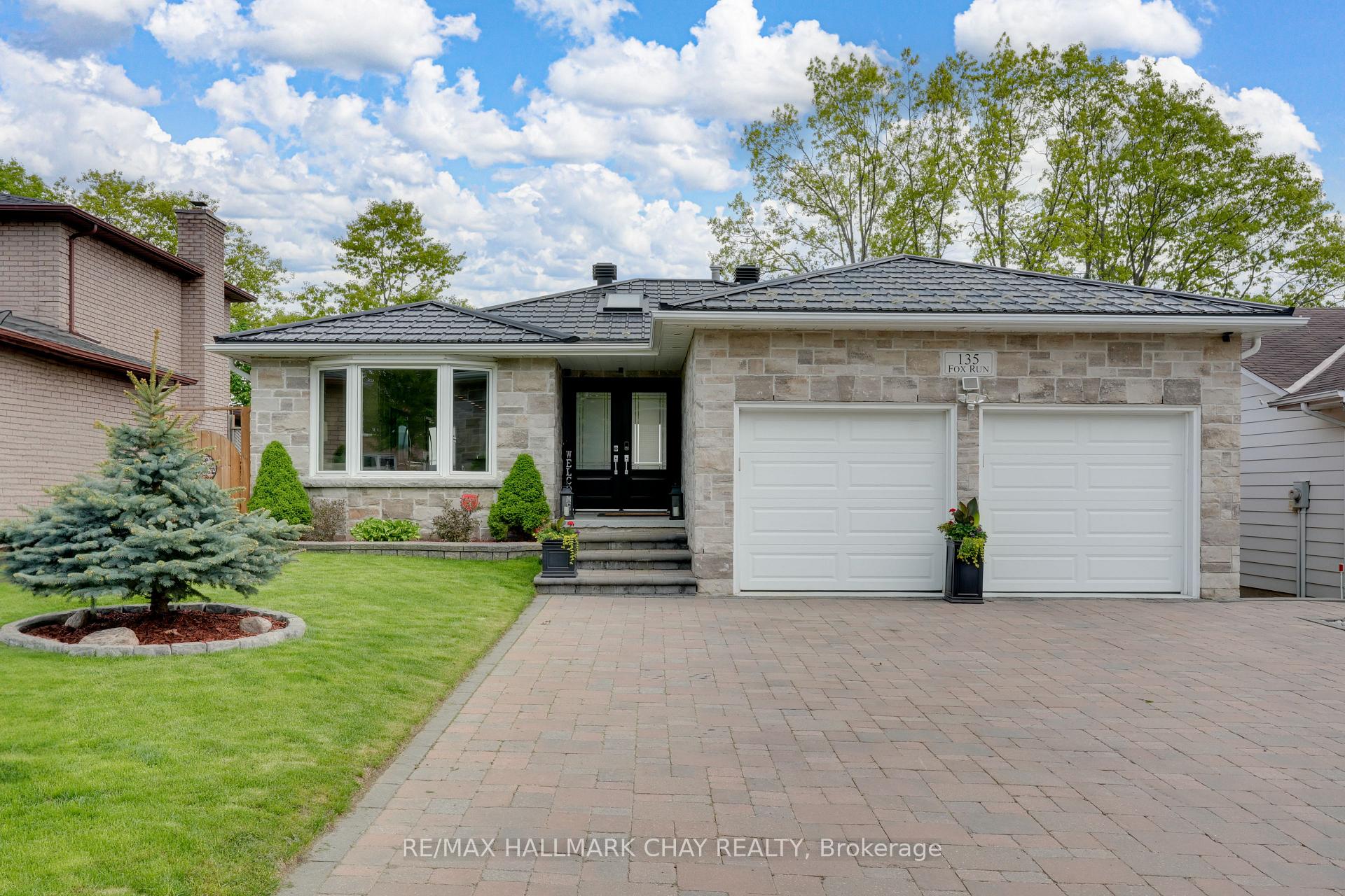 Photo 1 of 135 Fox Run, Barrie, Letitia Heights — HOMEH