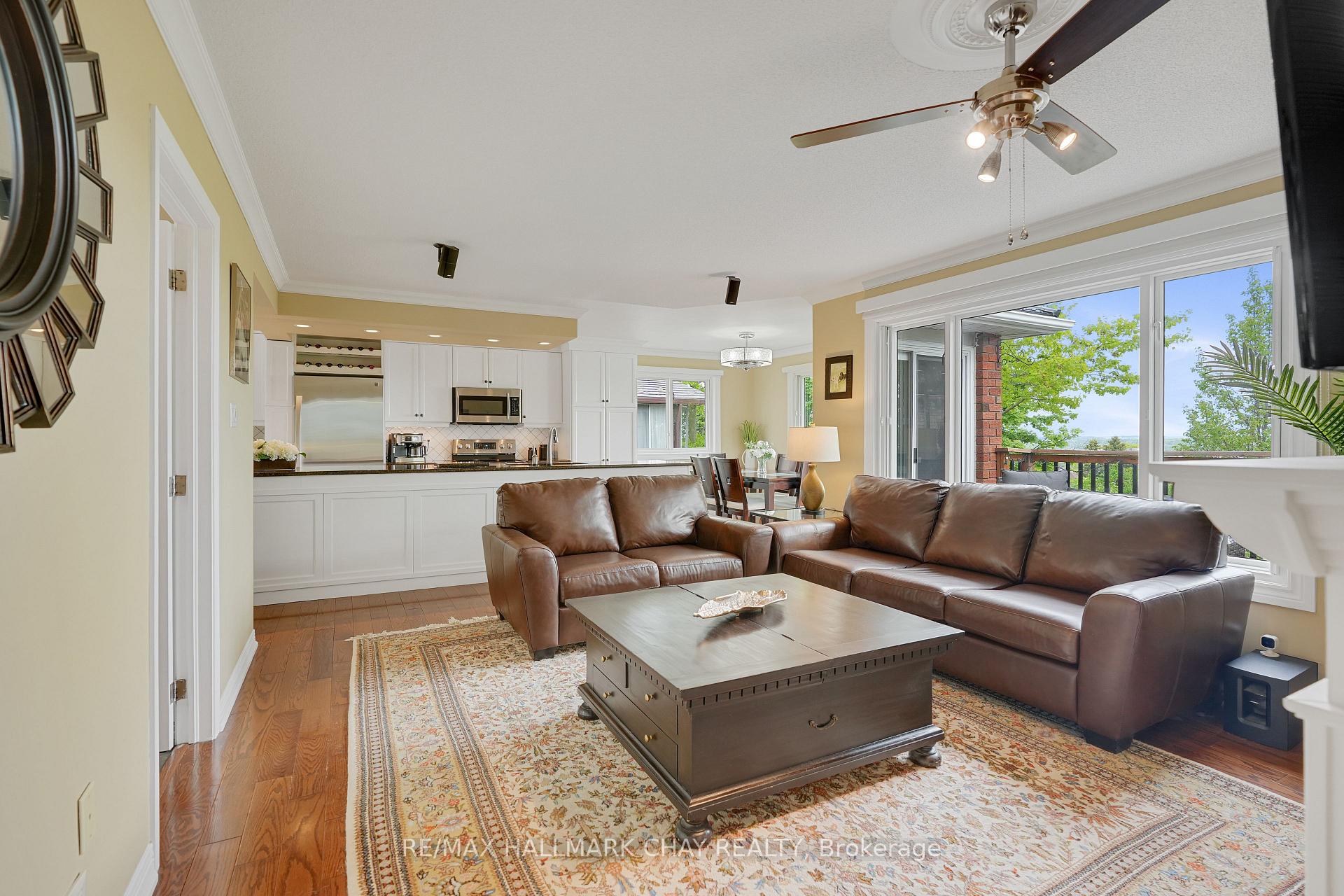 Photo 10 of 135 Fox Run, Barrie, Letitia Heights — HOMEH