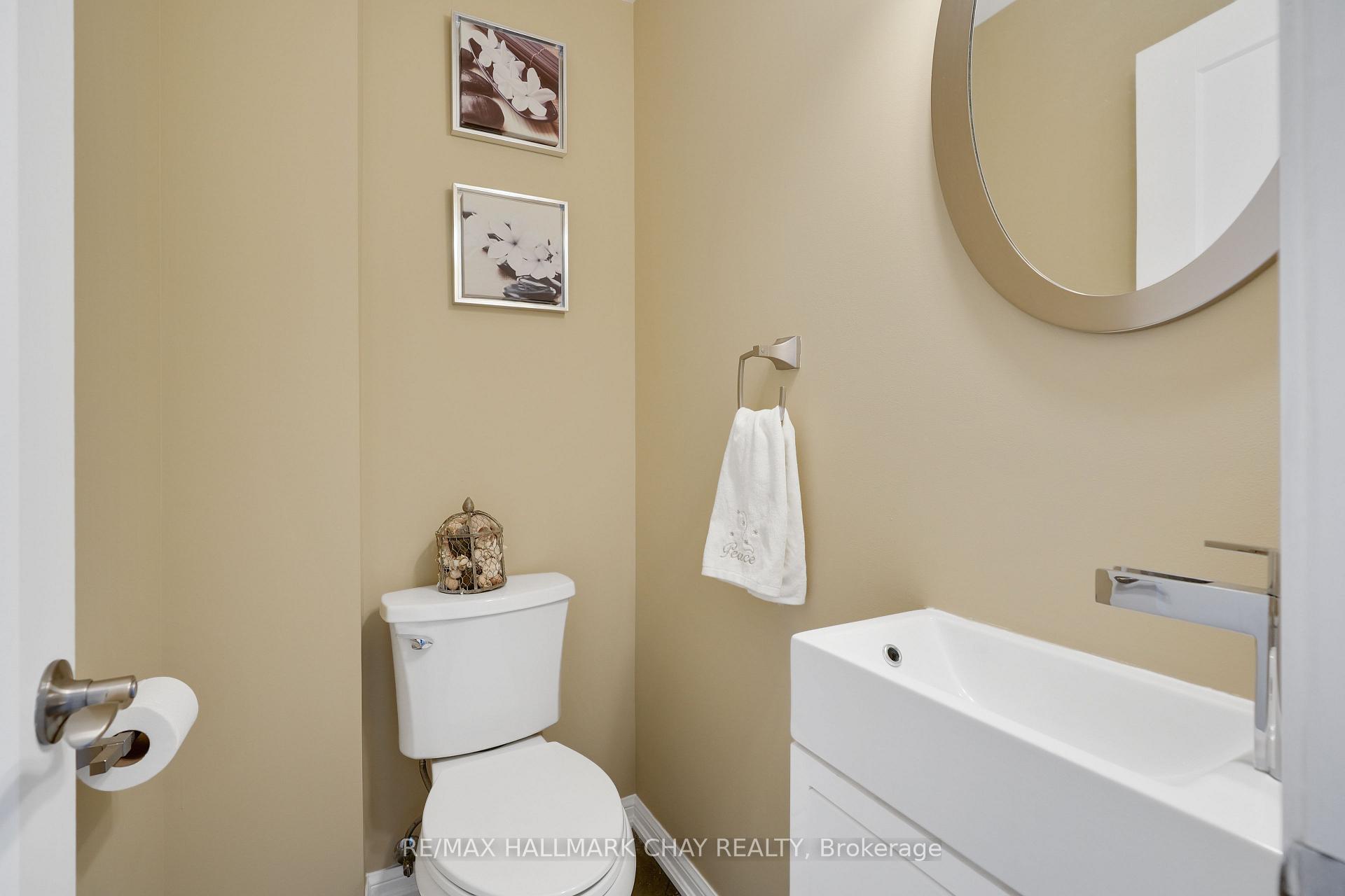 Photo 12 of 135 Fox Run, Barrie, Letitia Heights — HOMEH