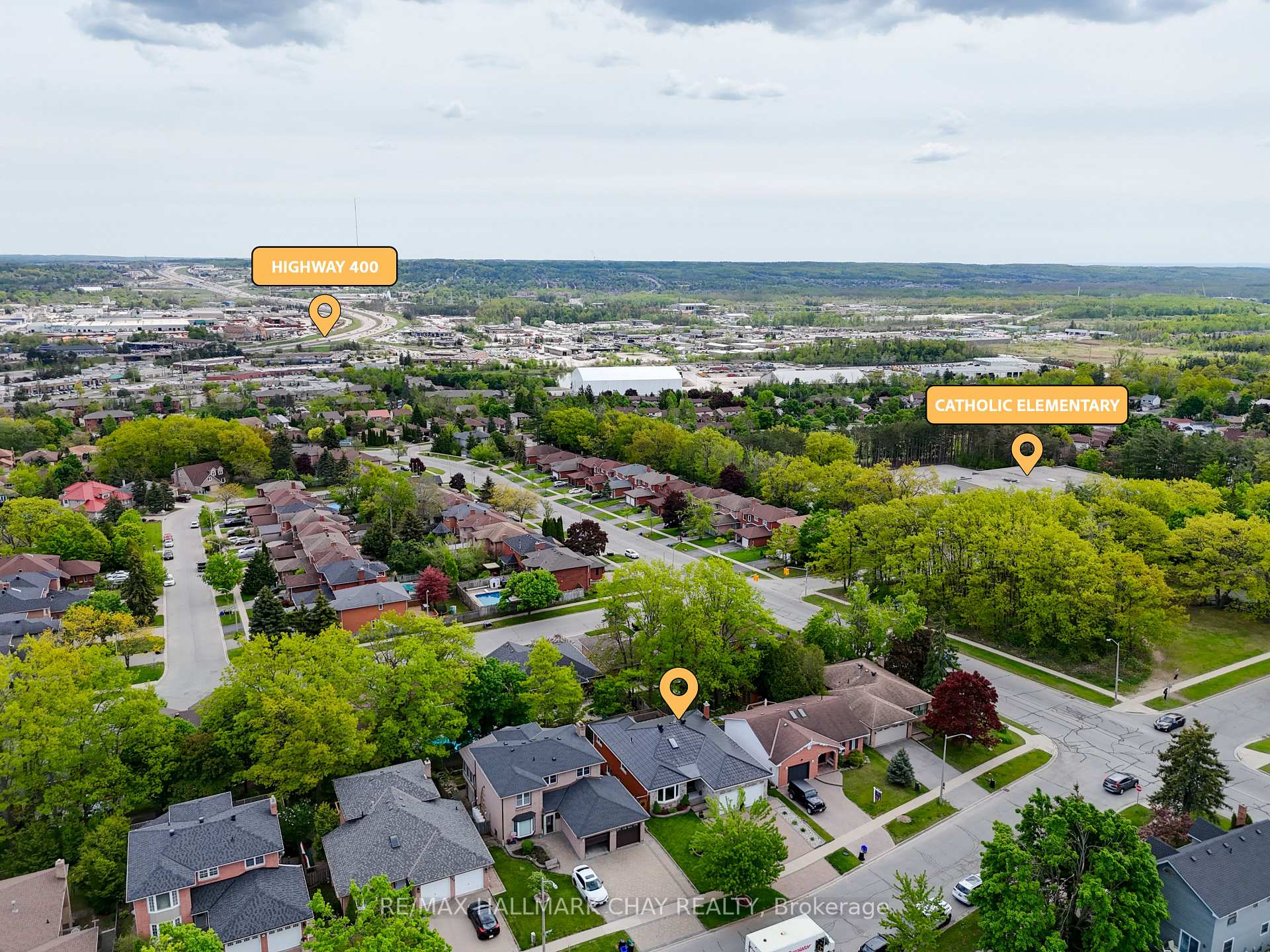 Photo 33 of 135 Fox Run, Barrie, Letitia Heights — HOMEH