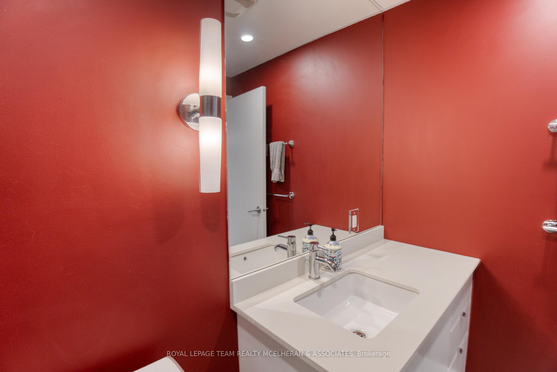 Photo 15 of 576 Byron Avenue, Ottawa, McKellar/Highland — HOMEH