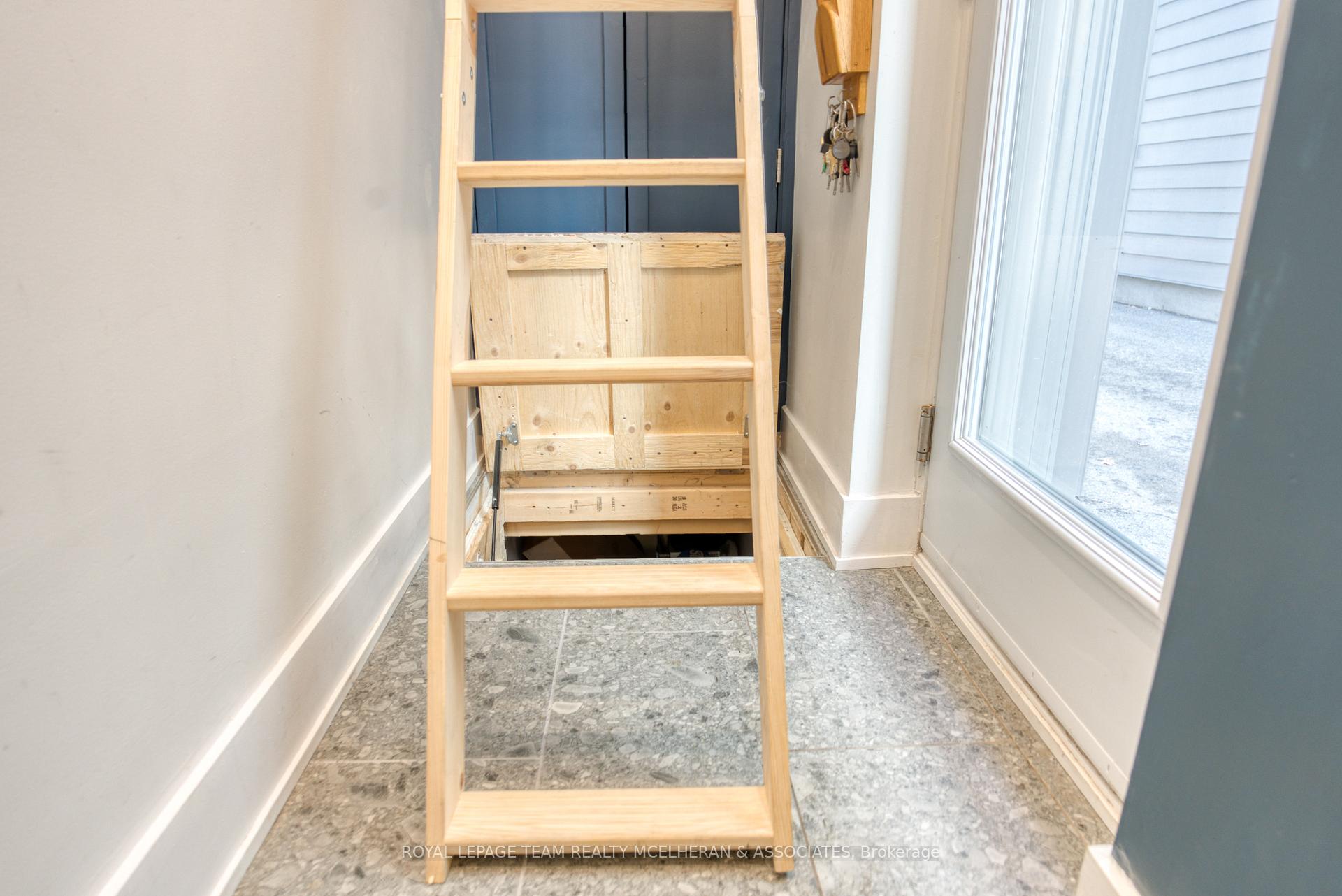 Photo 19 of 576 Byron Avenue, Ottawa, McKellar/Highland — HOMEH