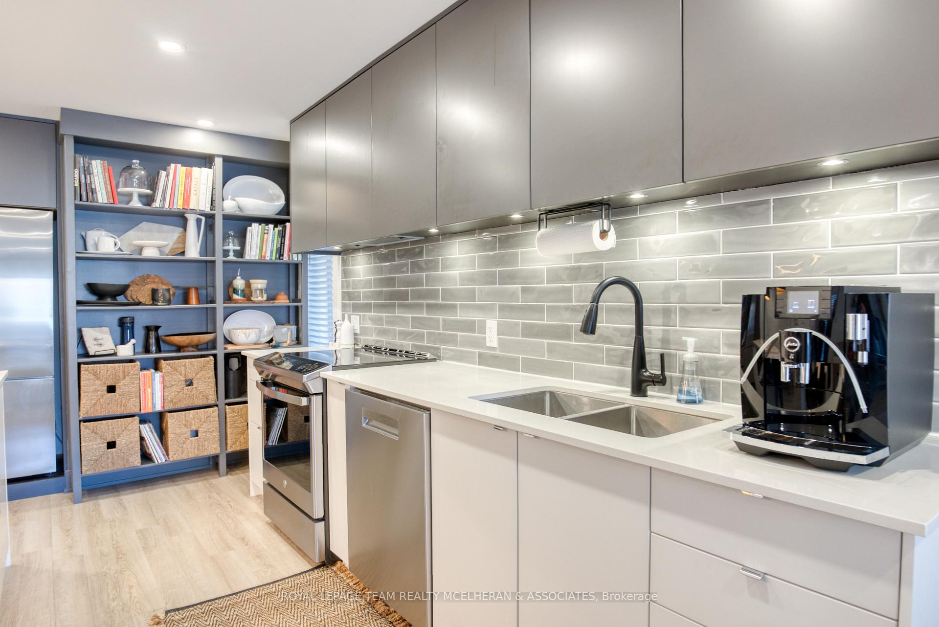 Photo 21 of 576 Byron Avenue, Ottawa, McKellar/Highland — HOMEH