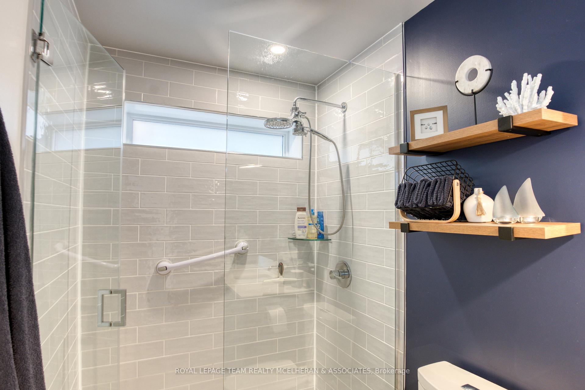 Photo 33 of 576 Byron Avenue, Ottawa, McKellar/Highland — HOMEH