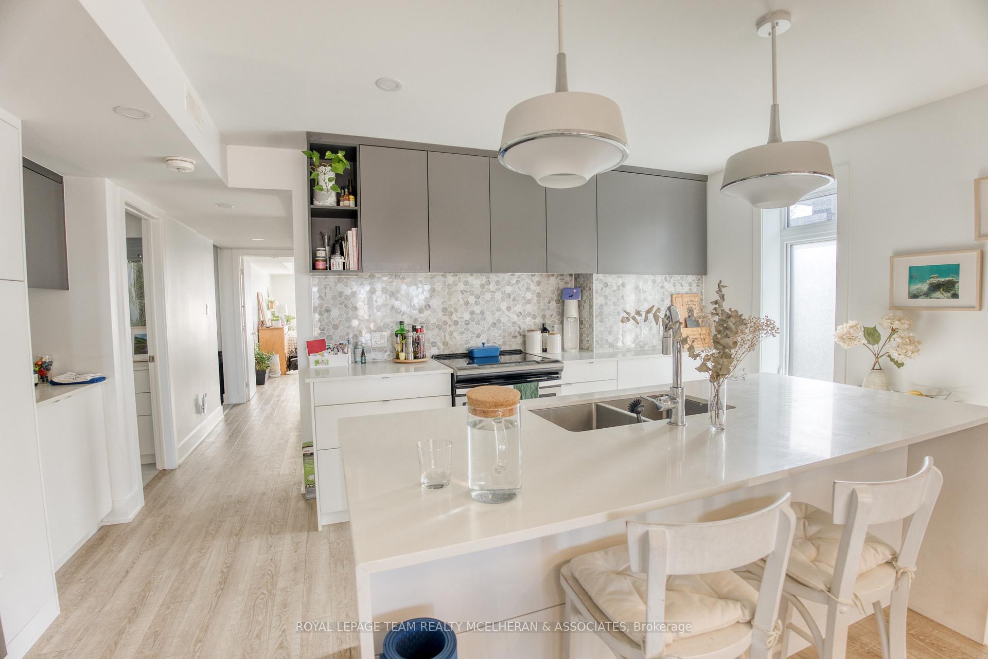 Photo 49 of 576 Byron Avenue, Ottawa, McKellar/Highland — HOMEH