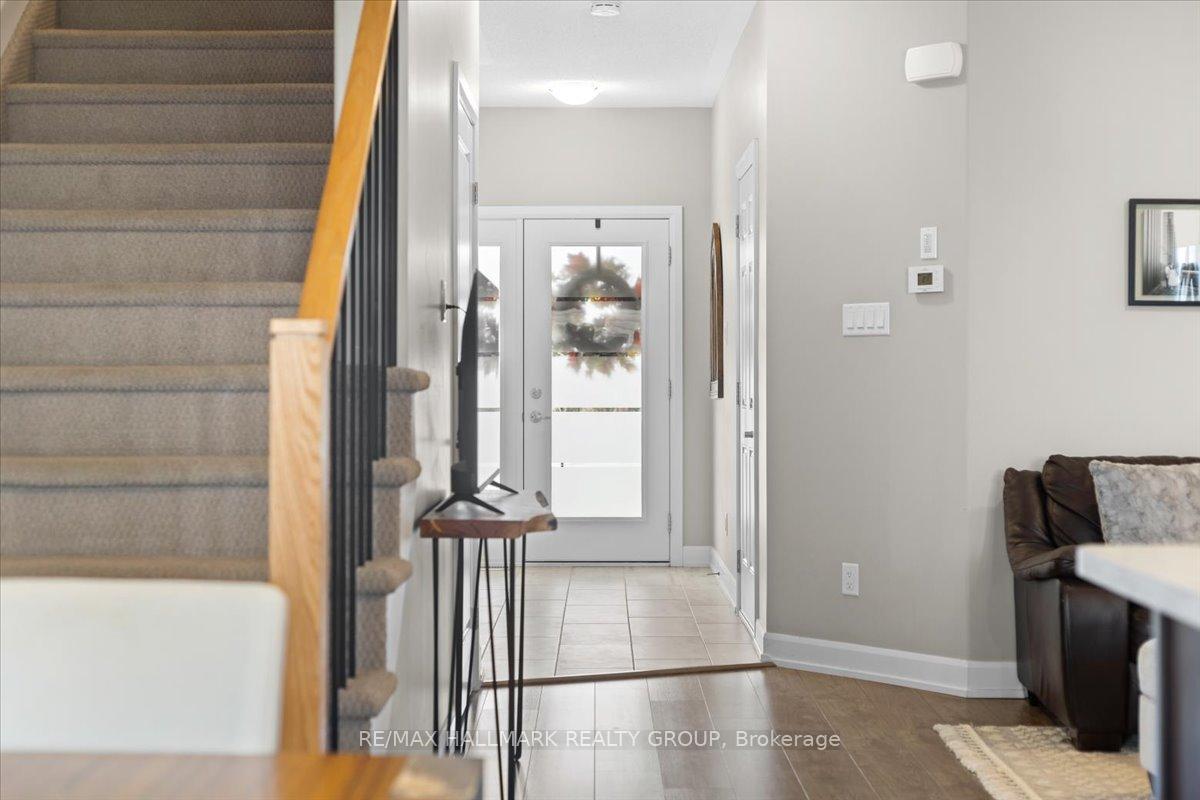 Photo 5 of 54 Vimy Ridge Crescent N, Arnprior — HOMEH