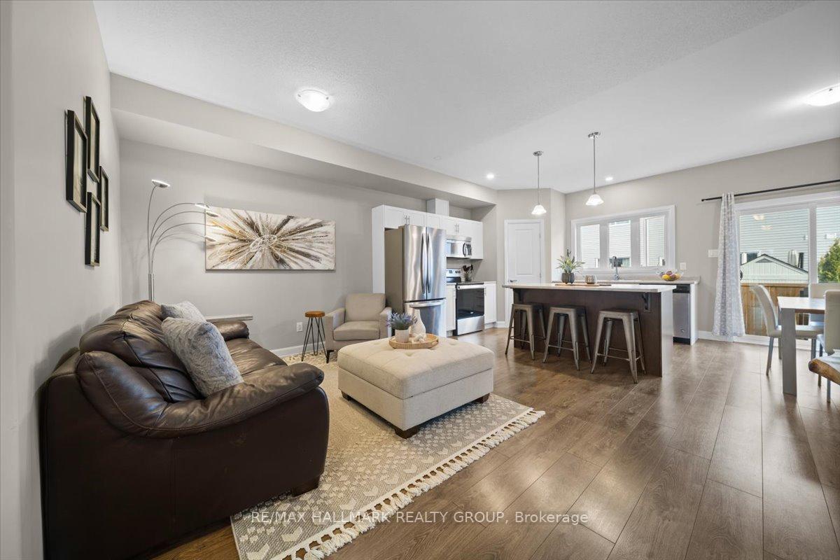 Photo 8 of 54 Vimy Ridge Crescent N, Arnprior — HOMEH